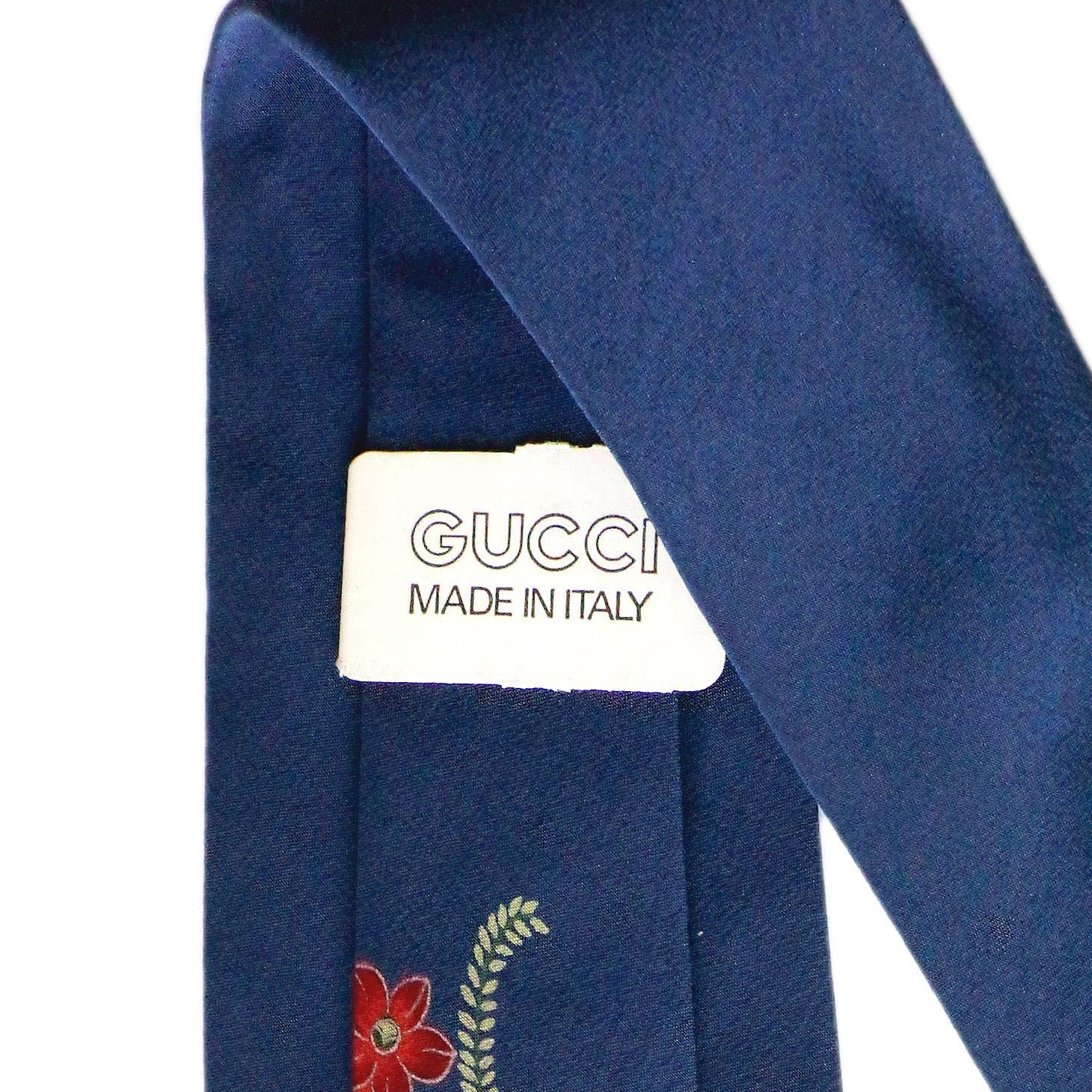 Men's Gucci Blue Floral Vintage Tie with Horizontal stripe