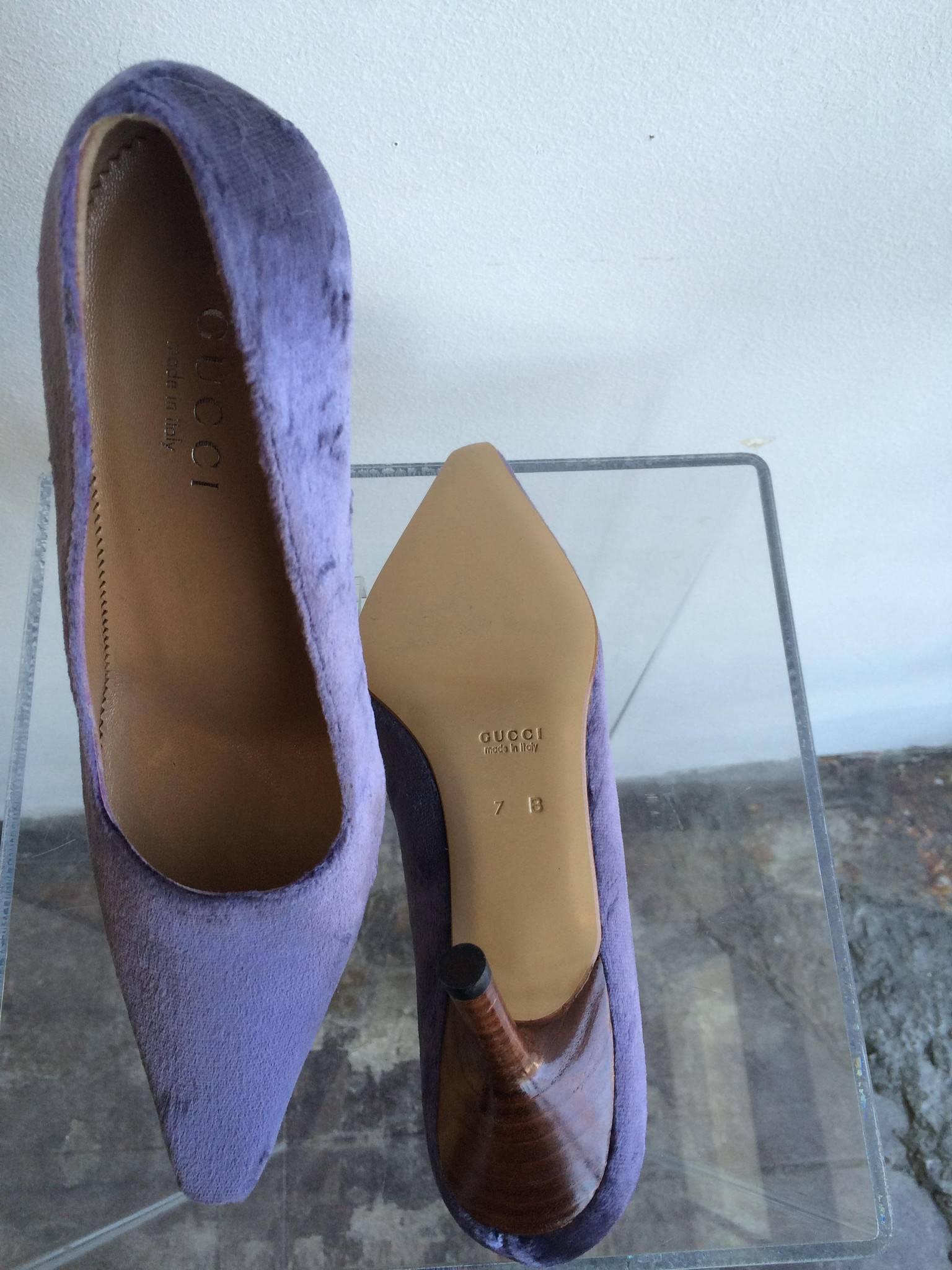 Décolleté Gucci in velluto color lavanda In condizioni buone in vendita a Los Angeles, CA