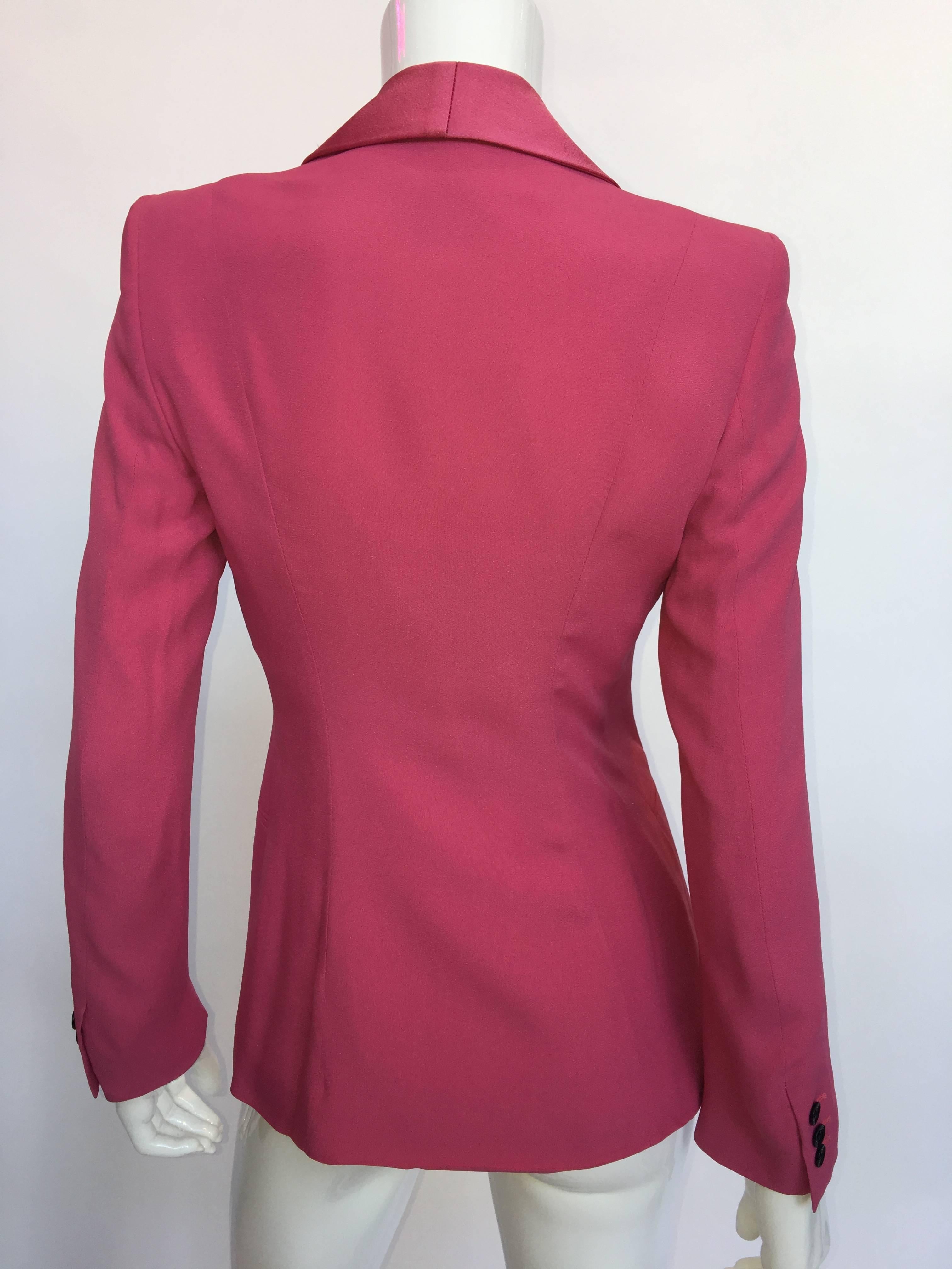 Bella Frued Pink Tux Style Jacket

Made in Italy

Shoulders - seam to seam: 14.5"
Sleeve - shoulder seam to wrist cuff: 24.5"
Armpit to armpit: 15.5"
Bust: 14.5"
Waist: 13.5"
Length - Back (collar to hem): 26.5"

Good