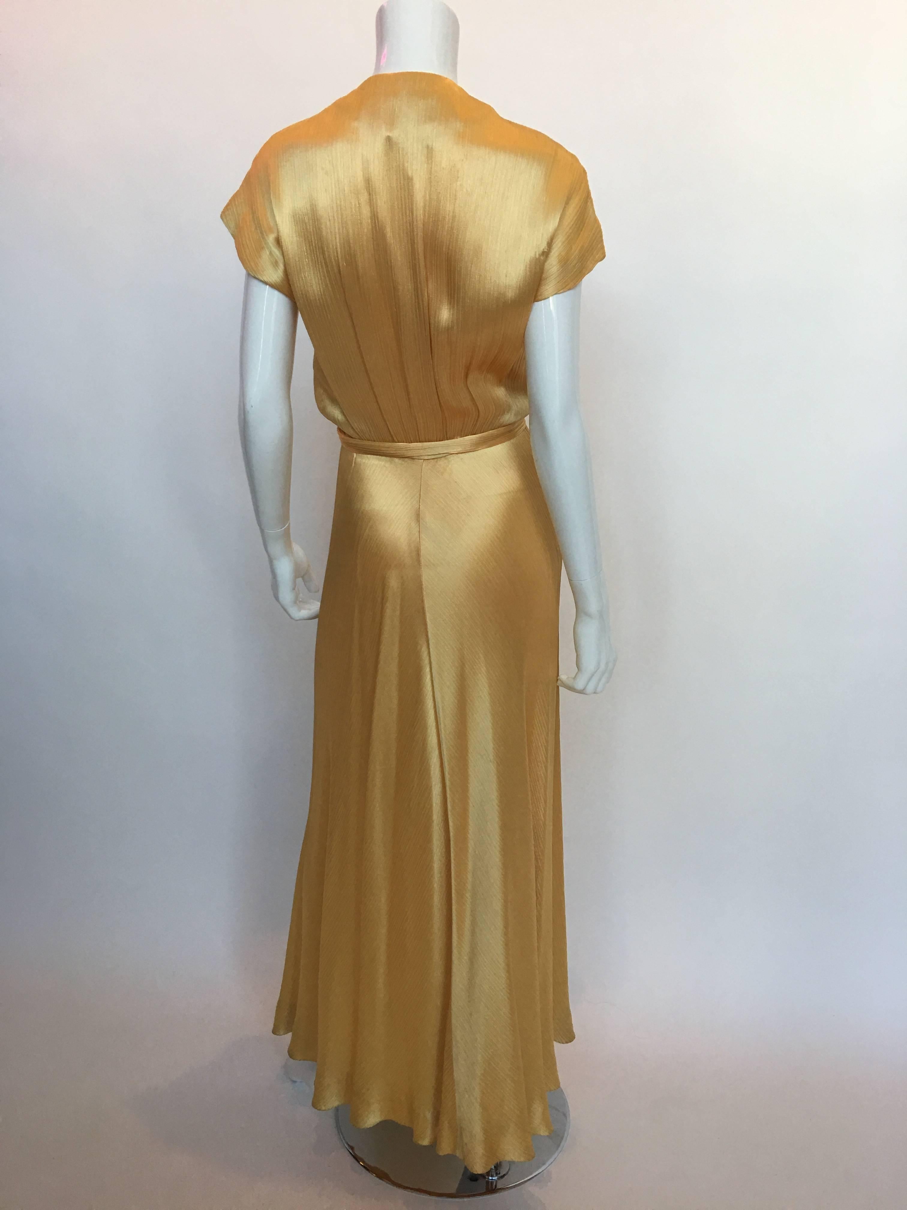 Hollys Harp Vestido de noche de seda dorada de los años 70 Marrón en venta