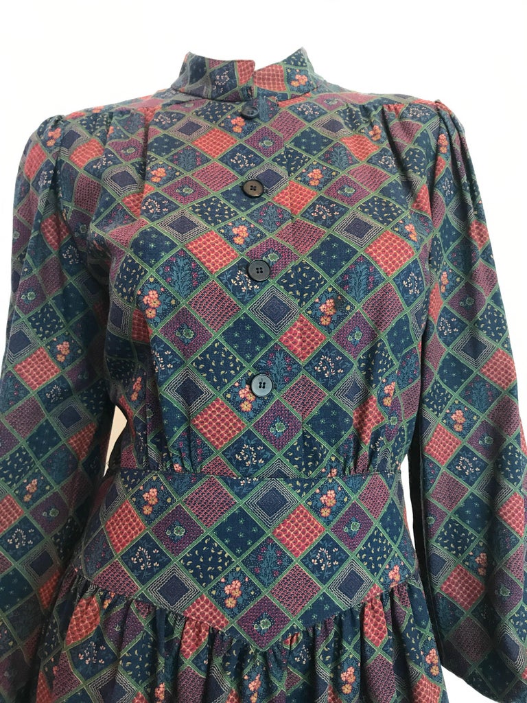 1970s Givenchy Button Front Diamond Floral Print Wool Dress with Nehru Collar In Good Condition For Sale In Los Angeles, CA