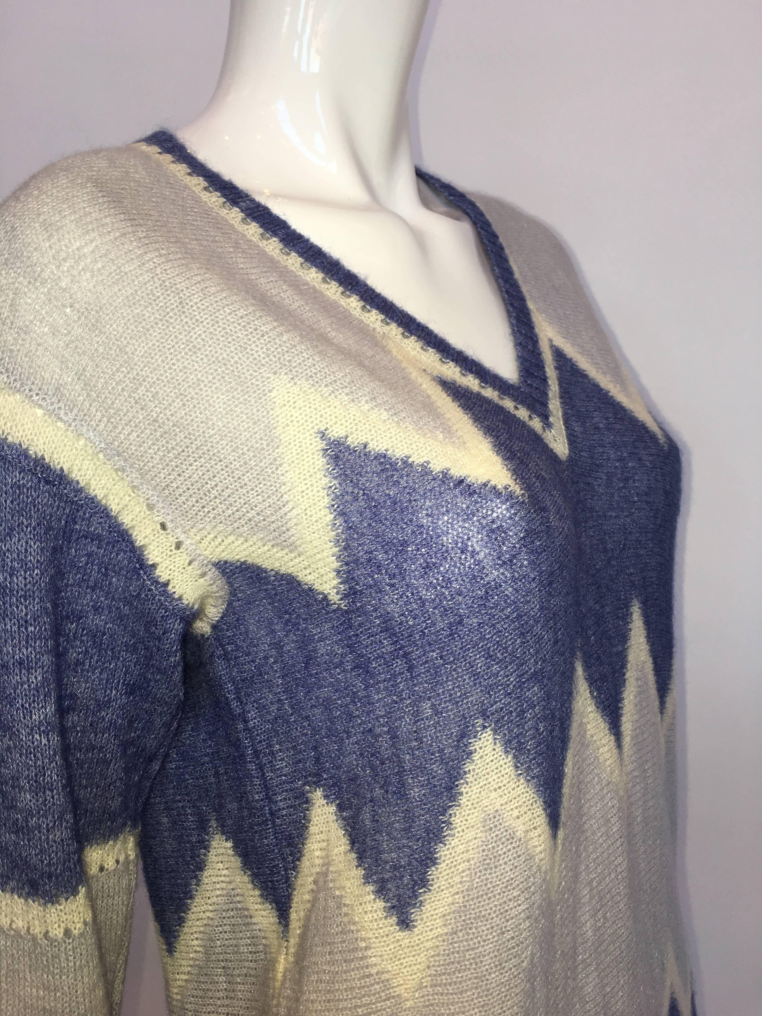 Courrèges Paris Pullover aus Mohair, 1970er Jahre (Grau) im Angebot