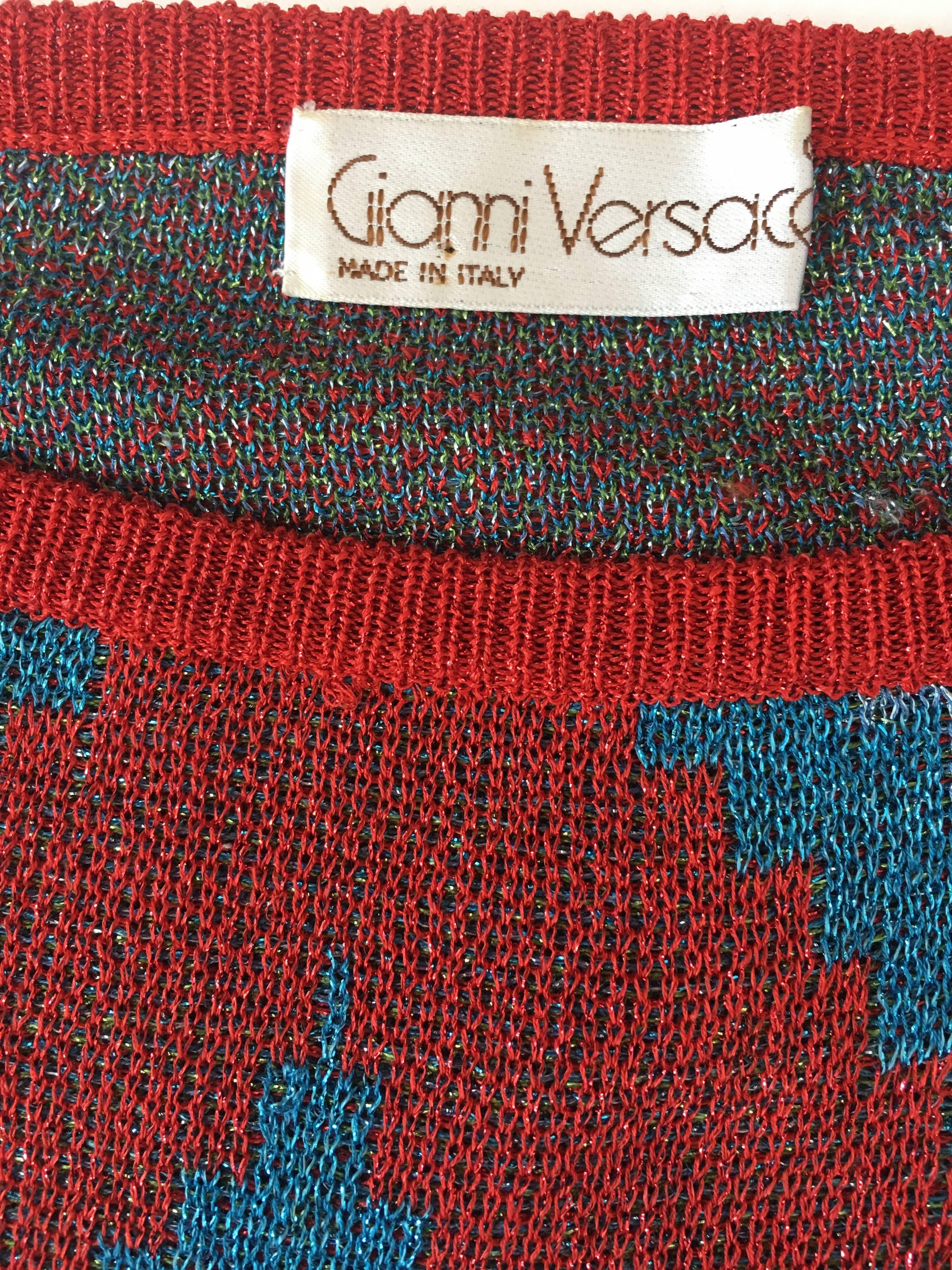 Gianni Versace 1980er Jahre Roter, grüner, blauer Argyle-Strickpullover mit Metallic-Fäden (Braun) im Angebot