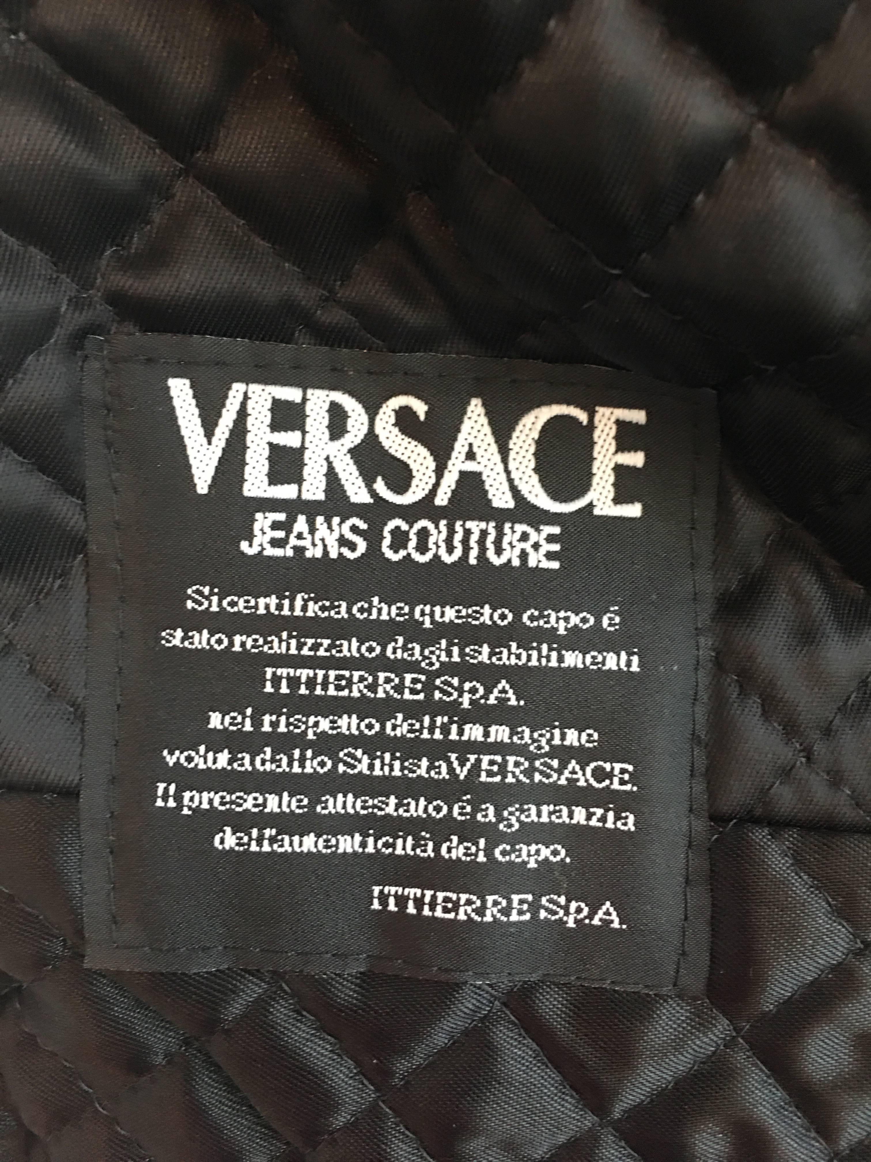 Versace Veste en cuir gaufré lézard noir des années 1990 Unisexe en vente