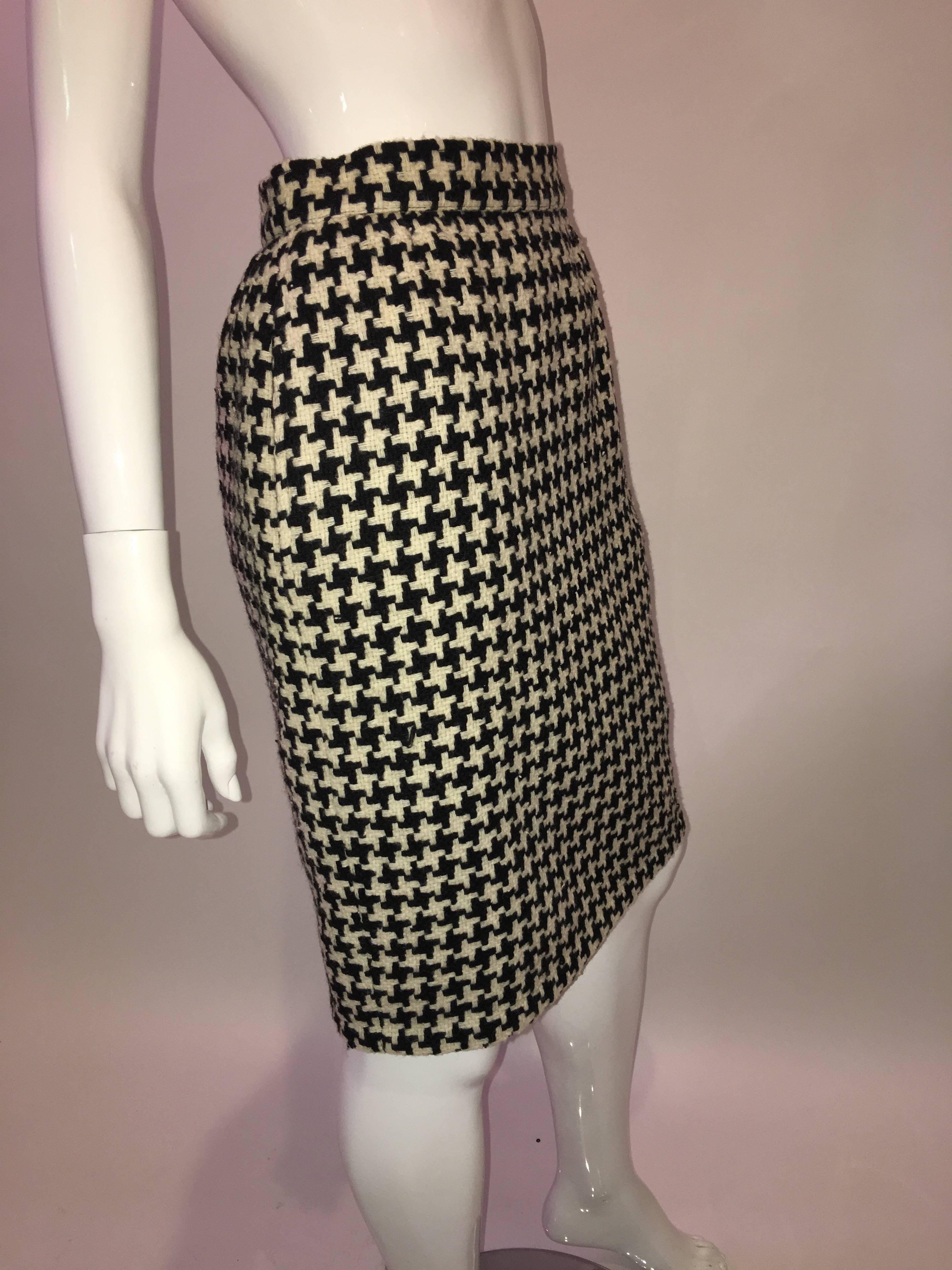  Ungaro Black and White Houndstooth Wool Skirt, 1980s  In Good Condition In Los Angeles, CA