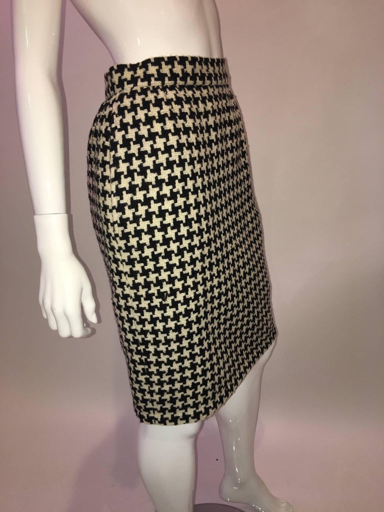 Ungaro Black and White Houndstooth Wool Skirt, 1980s For Sale at 1stDibs