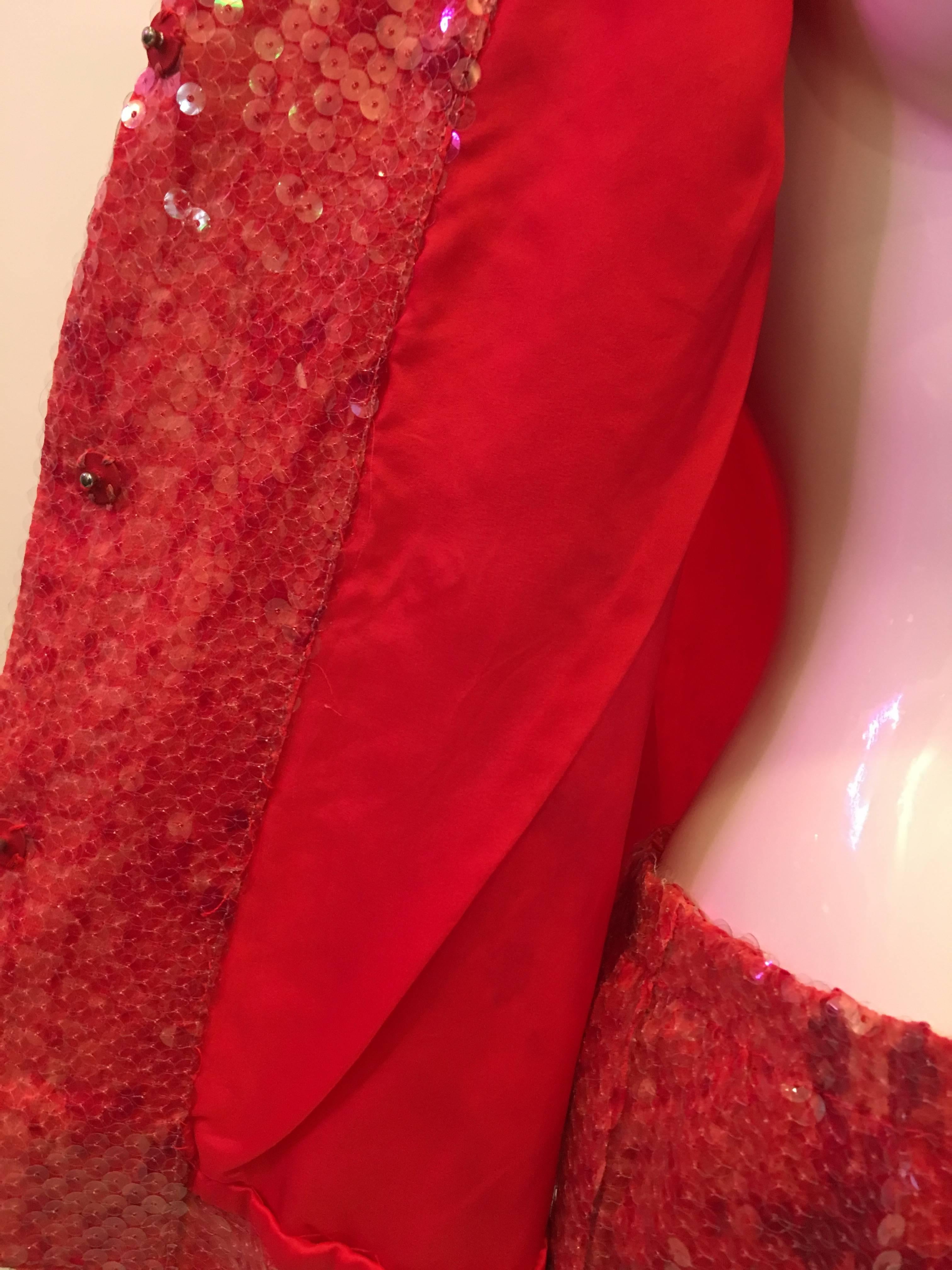 Bill Blass Zweiteiliger Anzug mit rot-orangefarbenem Eidechsendruck und Pailletten, 1970er Jahre im Angebot 2