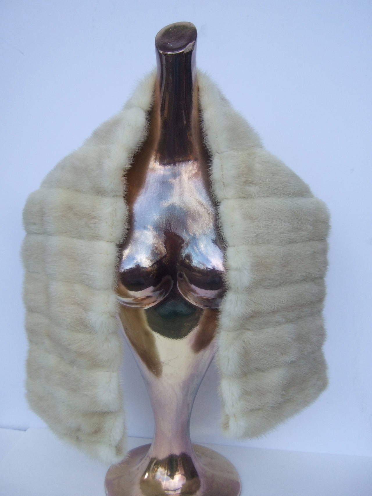 Luxurious oblong blonde mink wrap c 1960 In Excellent Condition In University City, MO