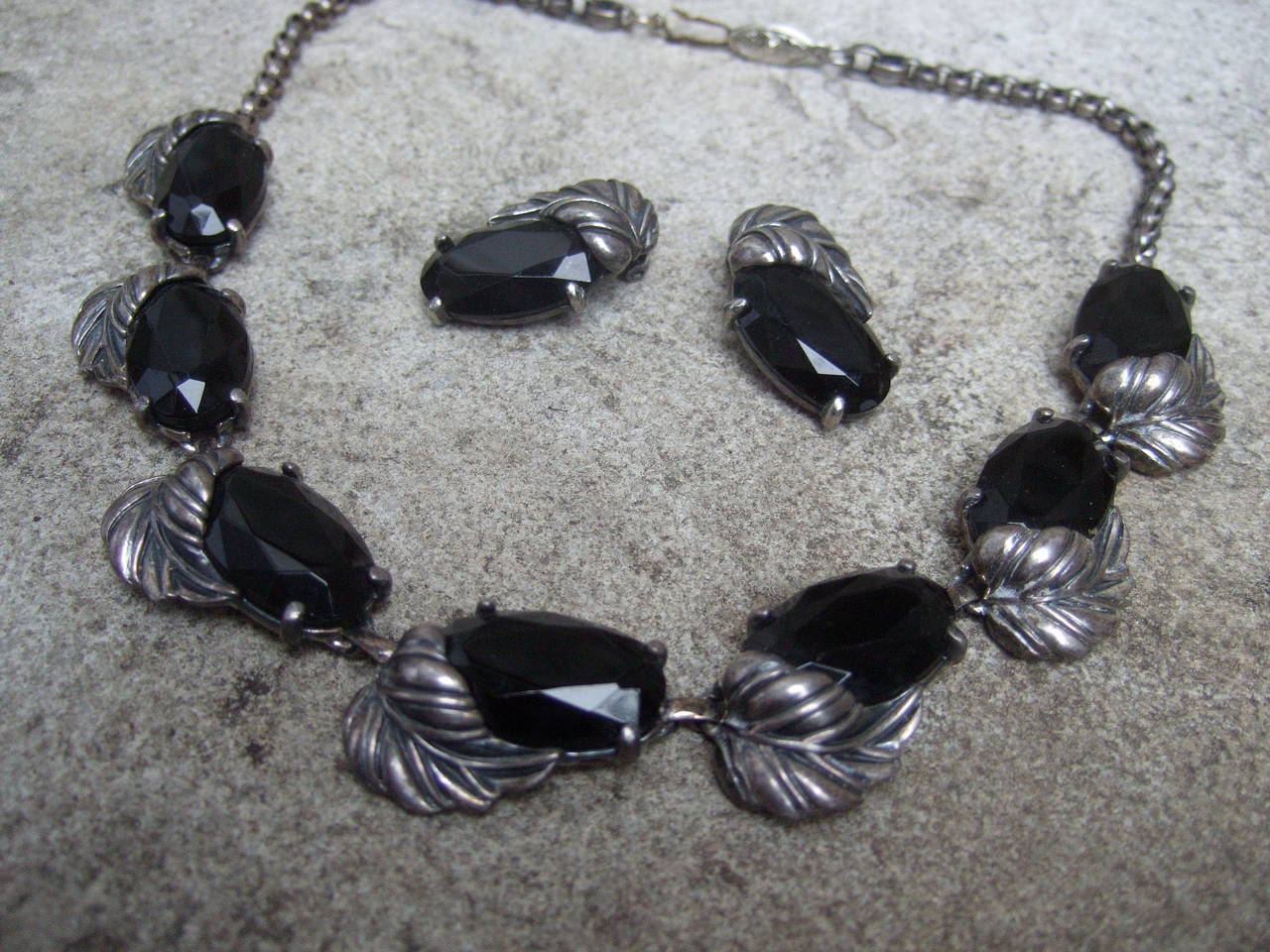 Schiaparelli Jet Glass Silver Leaf Necklace & Earrings c 1950 In Excellent Condition In University City, MO