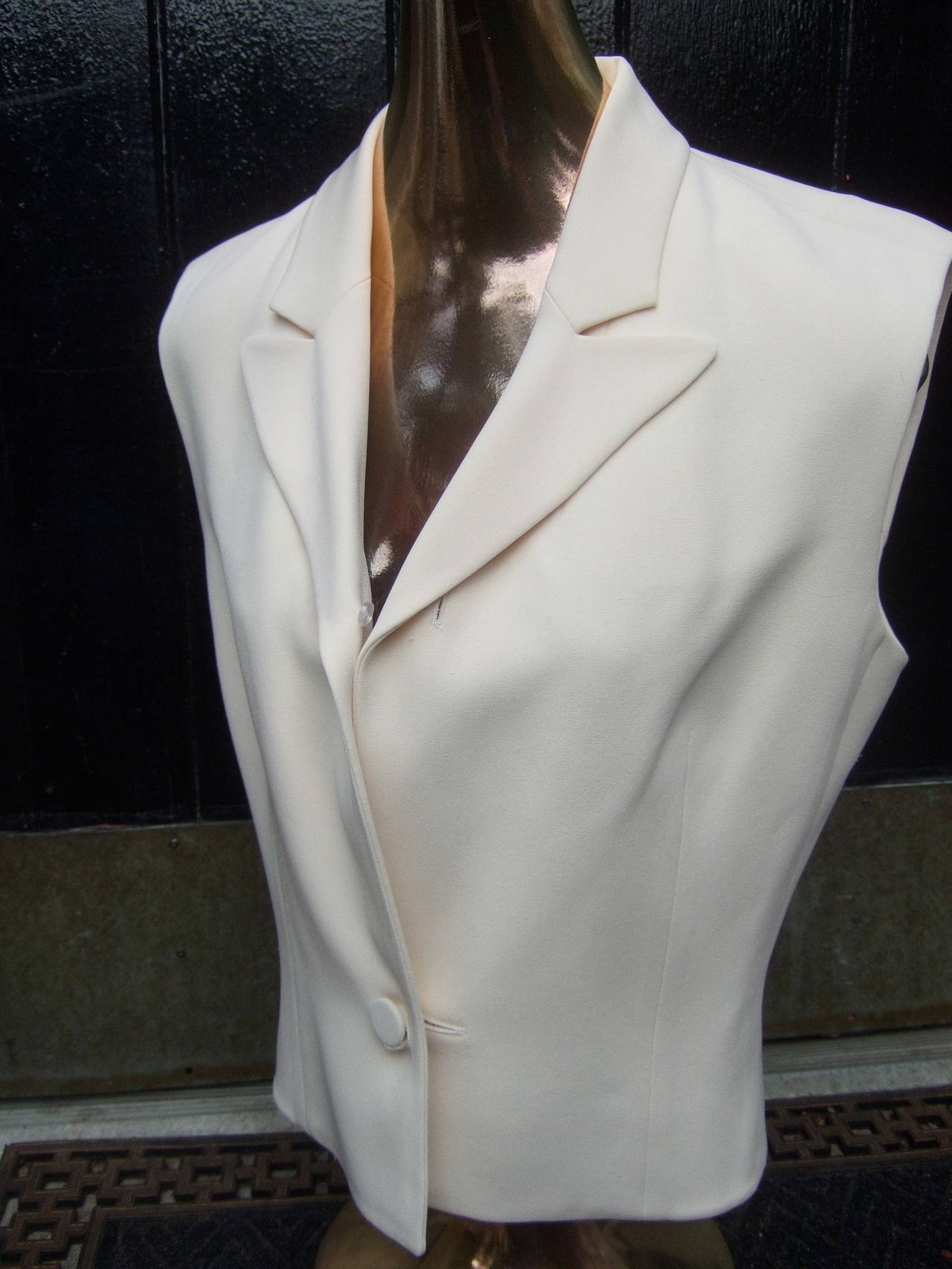 Hermes Paris Ivory Silk Blouse Vest Made in France Size 38 In Excellent Condition In University City, MO