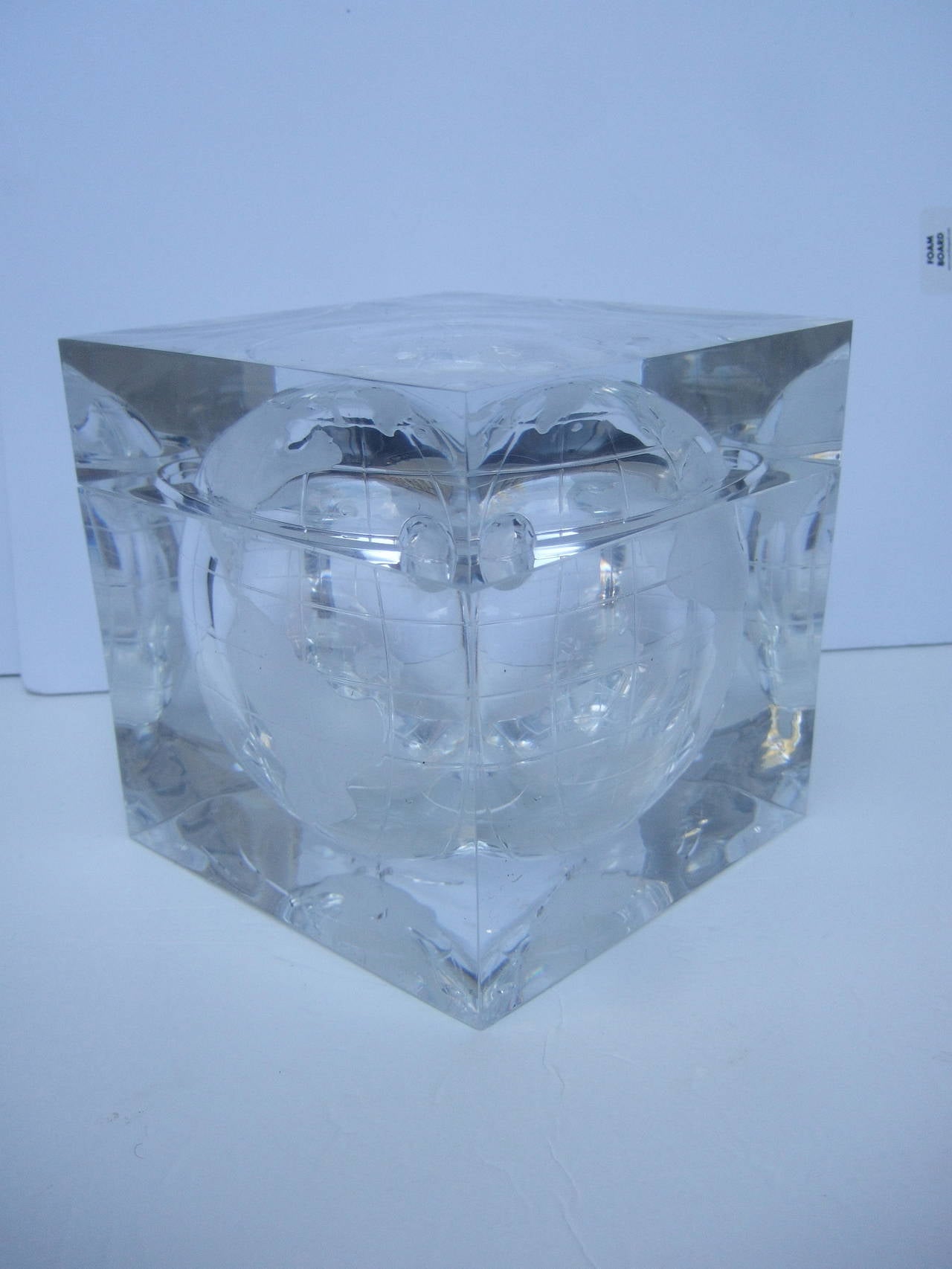 Allesandro Albrizzi Style Sleek Lucite World Globe Ice Bucket c 1970 For Sale 3