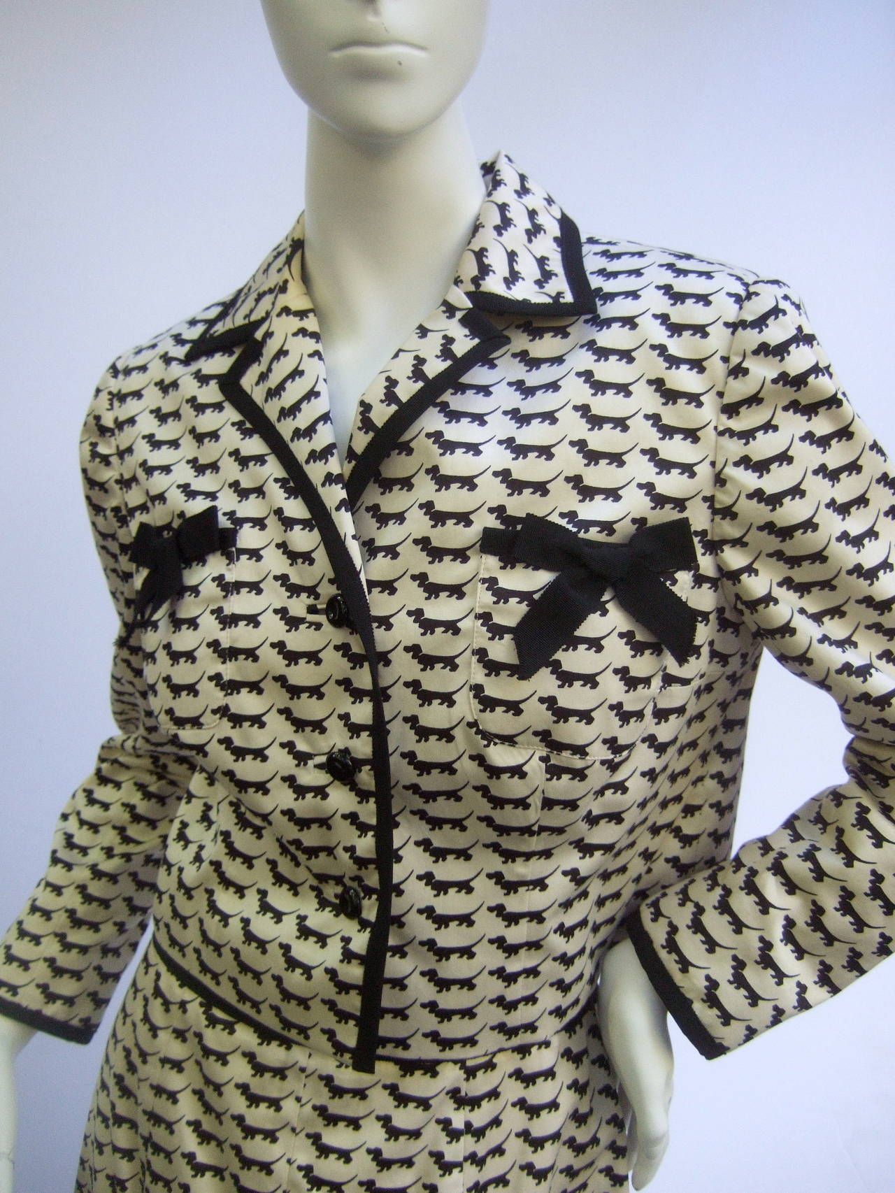 Saks Fifth Avenue Stylish Canine Graphic Print Skirt Suit In Excellent Condition In University City, MO