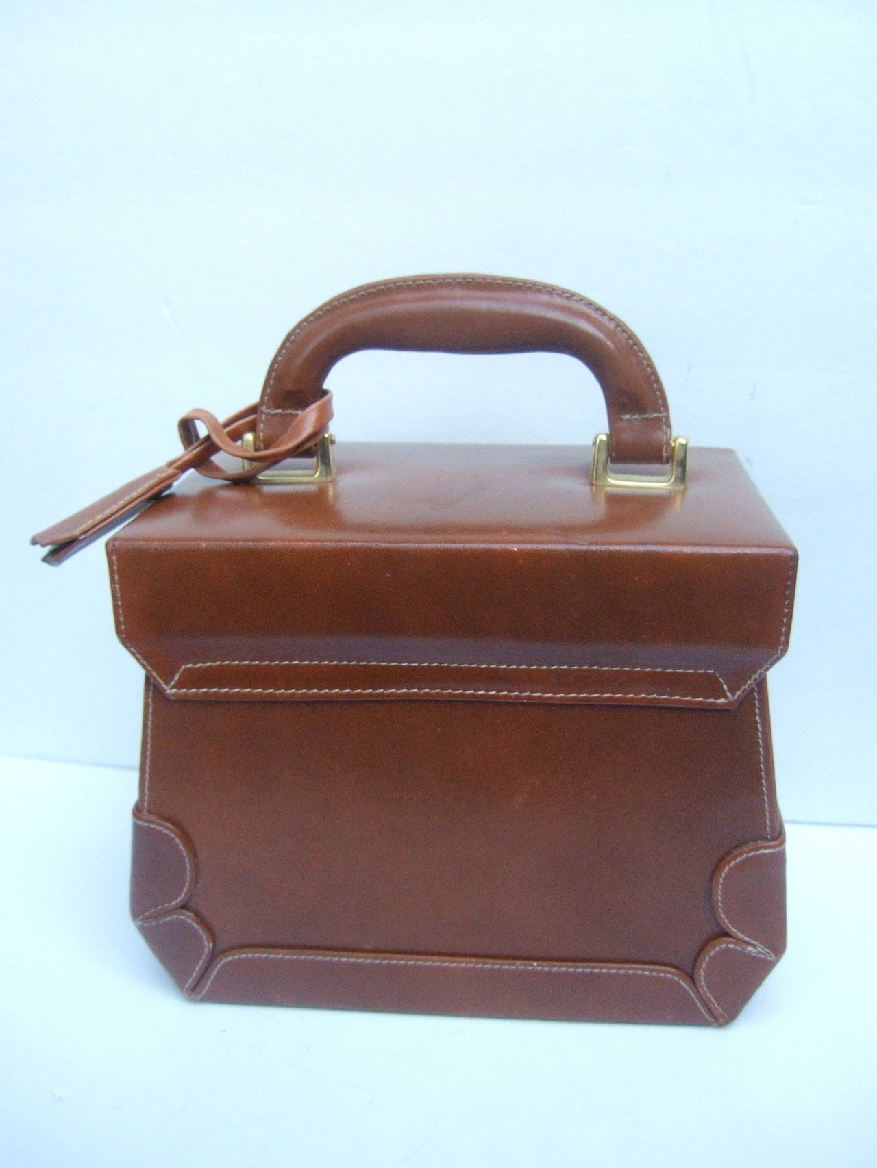 Henri Bendel Caramel Brown Leather Train Case Handbag Made in Italy 2