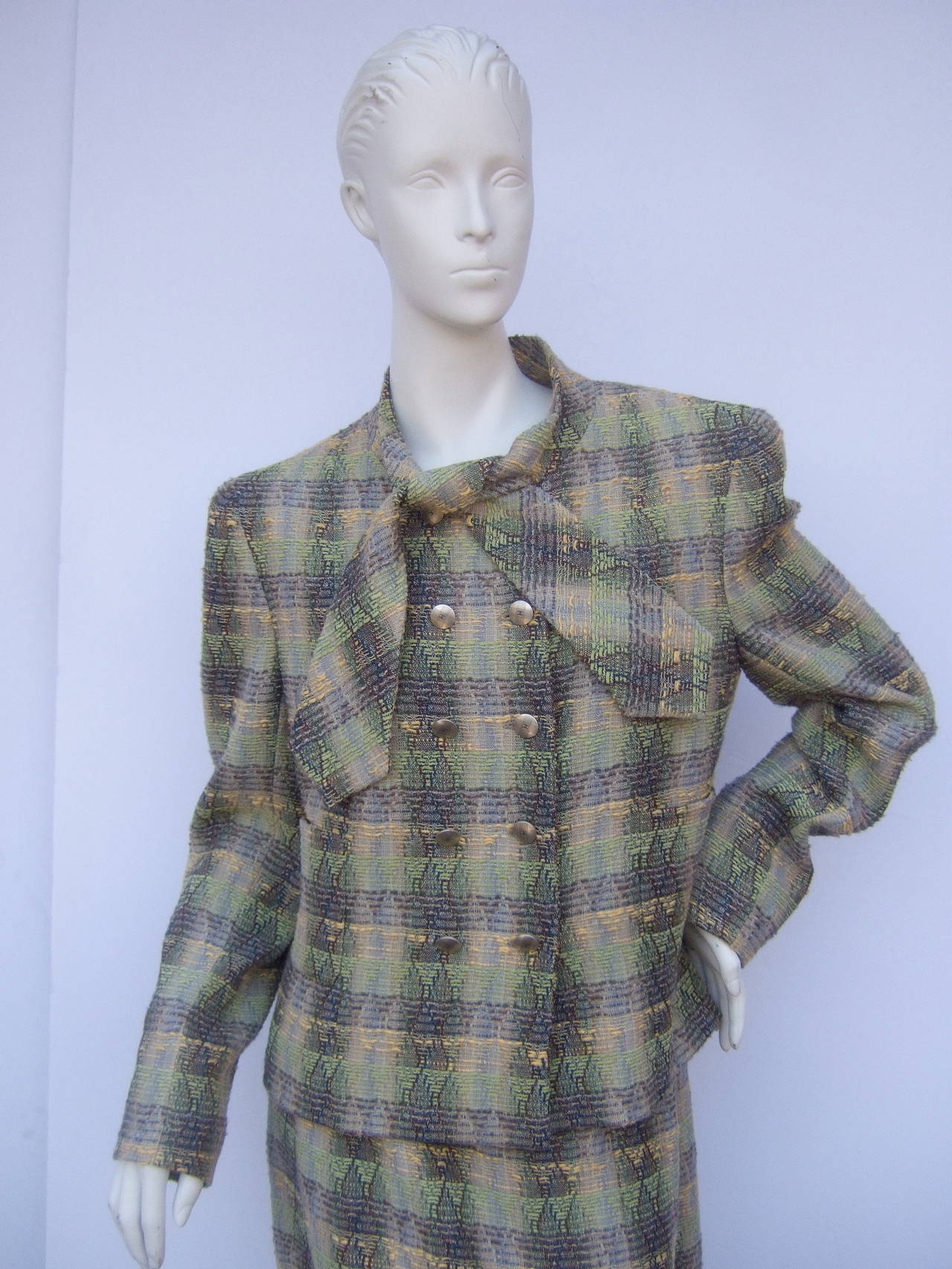 Chanel Boutique Elegant Wool & Silk Knit Skirt Suit Size 44 In Excellent Condition In University City, MO