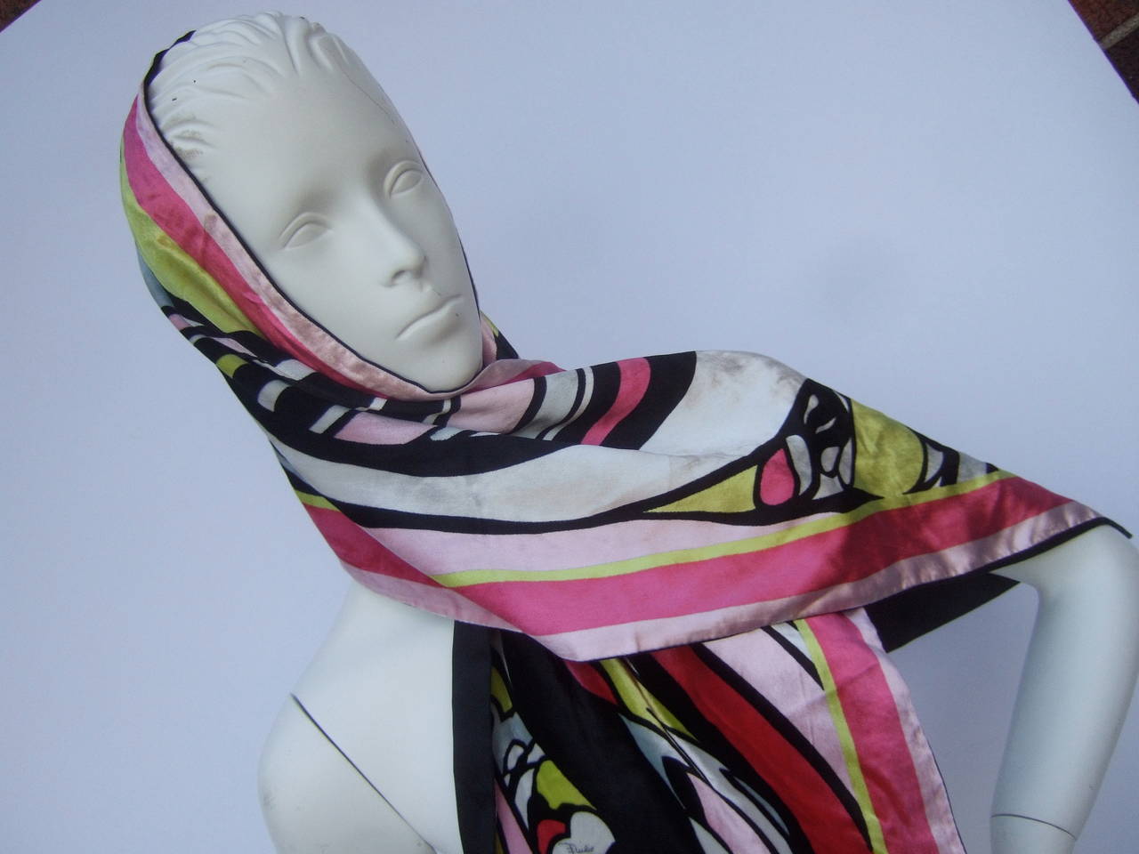 Pink Emilio Pucci Luxurious Velvet Print Oblong Scarf Made in Italy