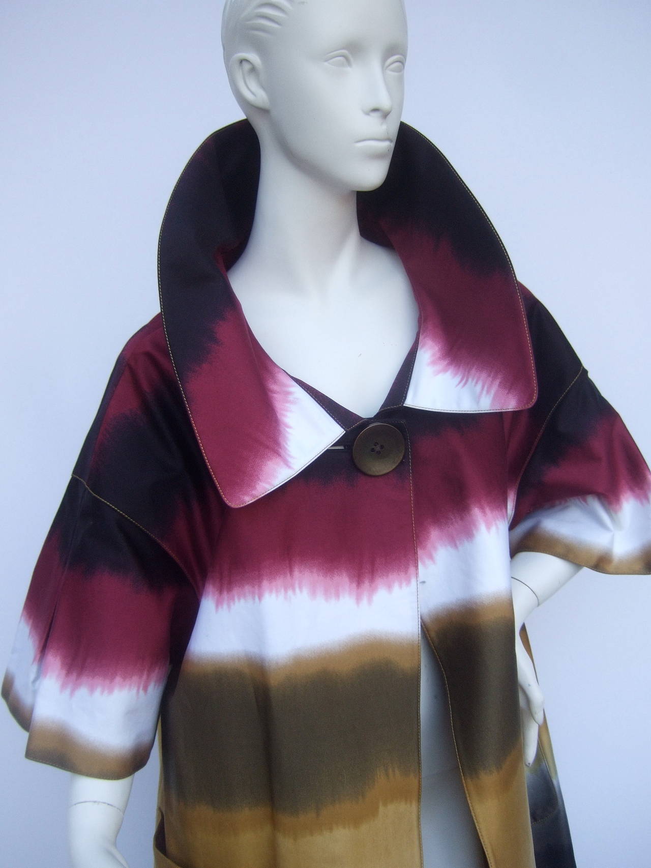 Mod Cotton Print Tie Dyed Duster Coat Designed by Ellen Tracy In New Condition In University City, MO