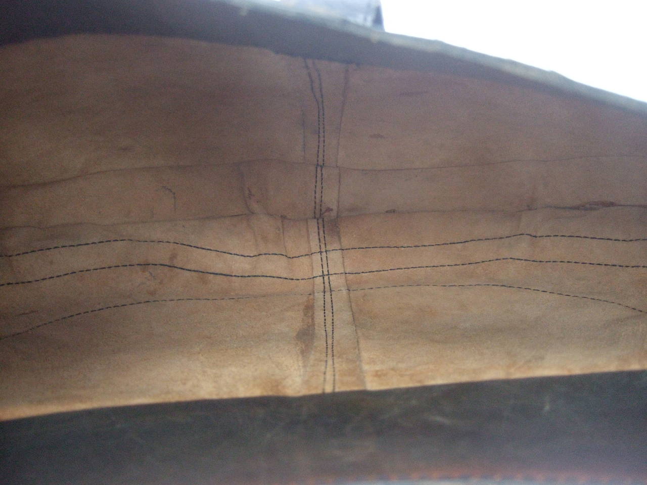 Avant Garde Black Leather Circular Bamboo Handbag Made in Italy In Good Condition In University City, MO