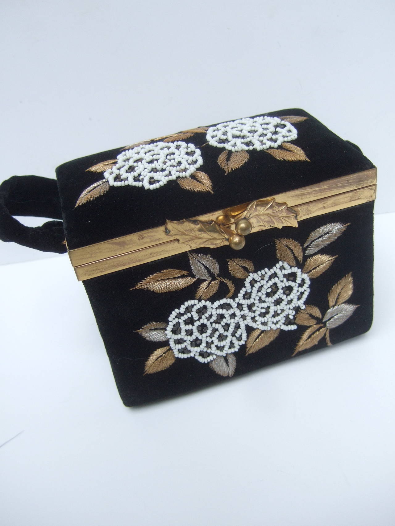 Women's Opulent Black Silk Velvet Beaded Embroidered Evening Bag c 1960