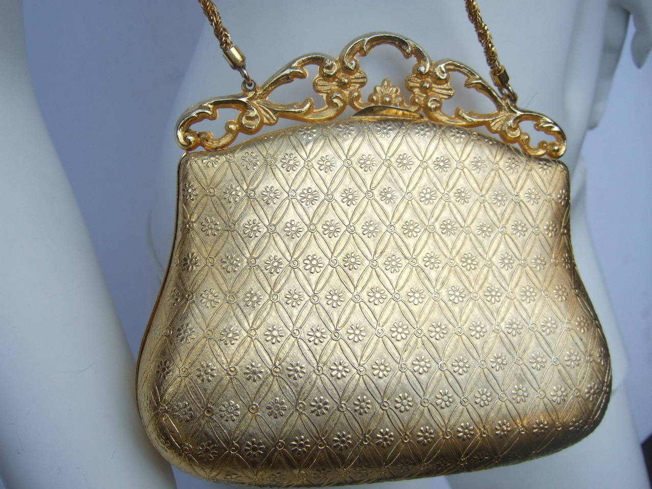 Saks Fifth Avenue Gilt Metal Evening Bag c 1970 In Excellent Condition In University City, MO