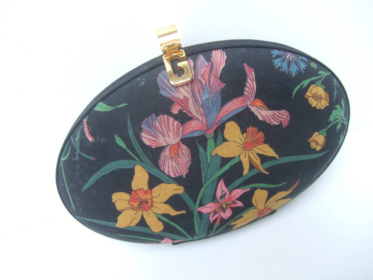 Gucci Flower Print Egg Shaped Clutch Bag c 1980 In Fair Condition In University City, MO
