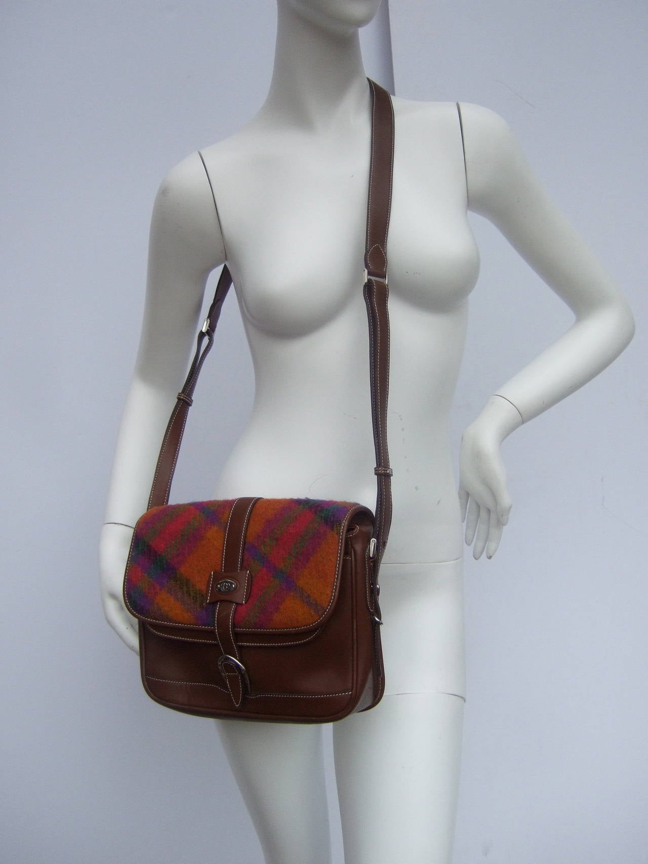 Women's Gucci Italy Plaid Wool Brown Leather Shoulder Bag c 1980