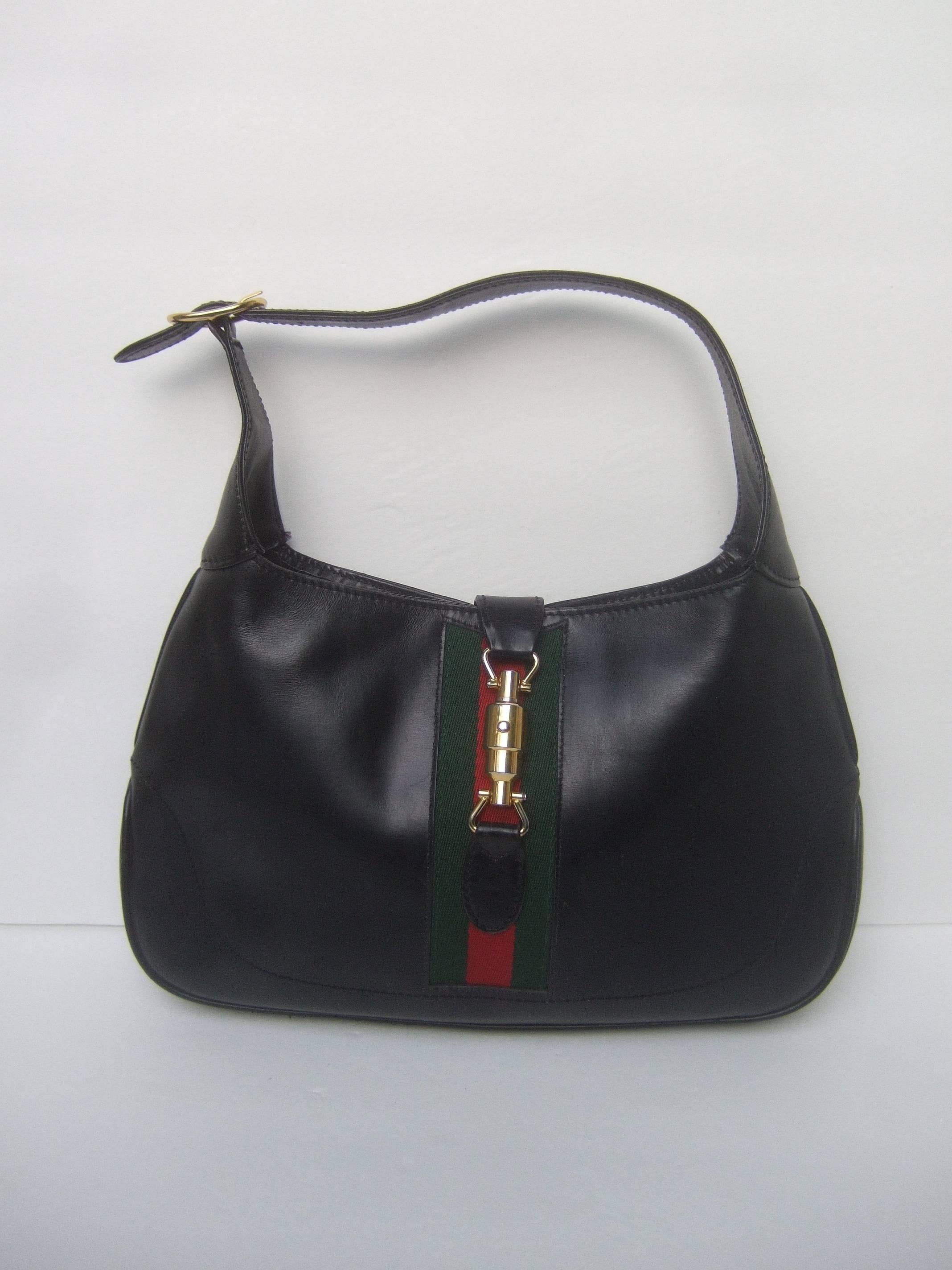 Women's Gucci Italy Iconic Ebony Leather Jackie O Piston Handbag c 1970s