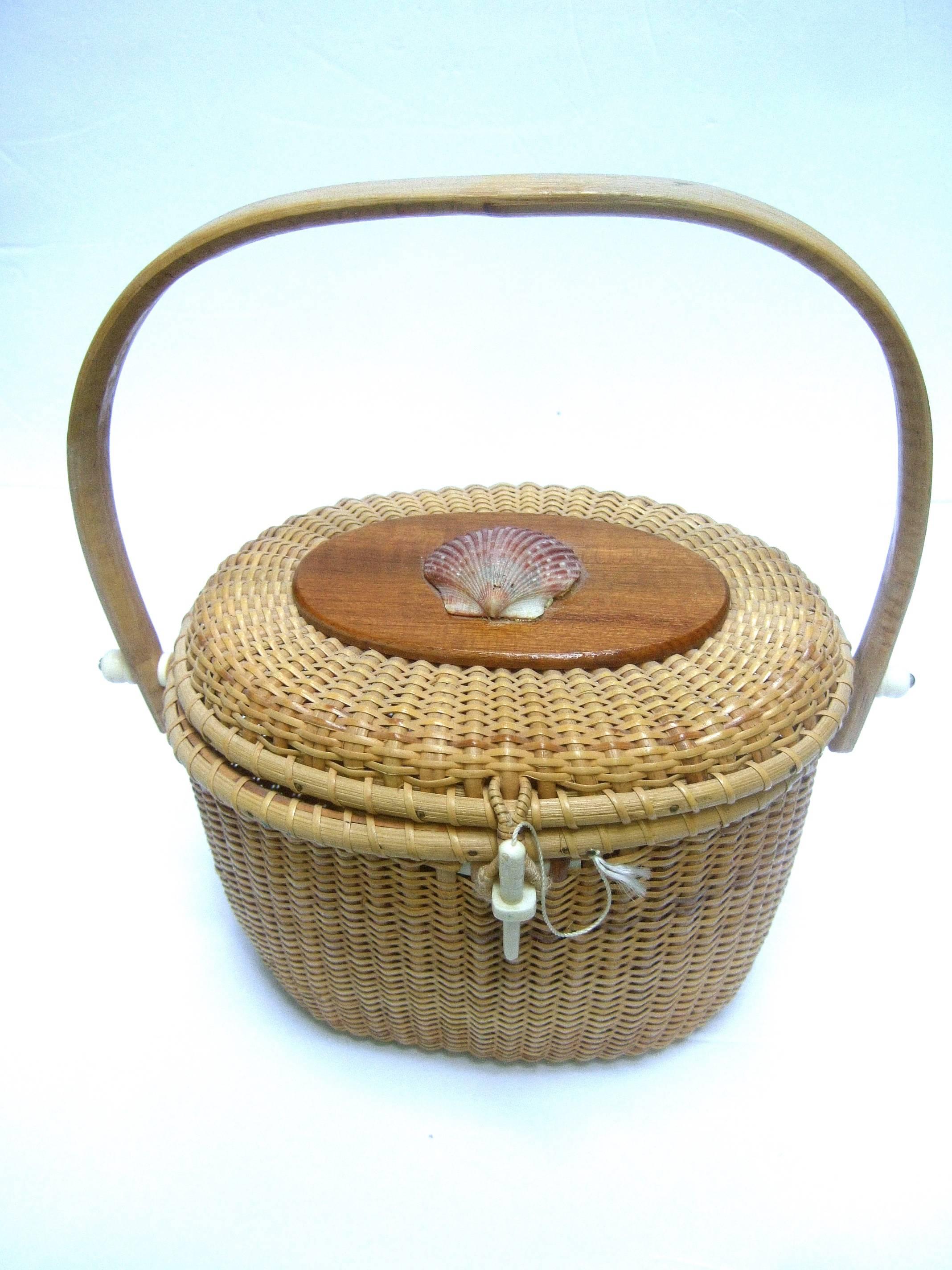 Nantucket Style Woven Wicker Basket Handbag  1