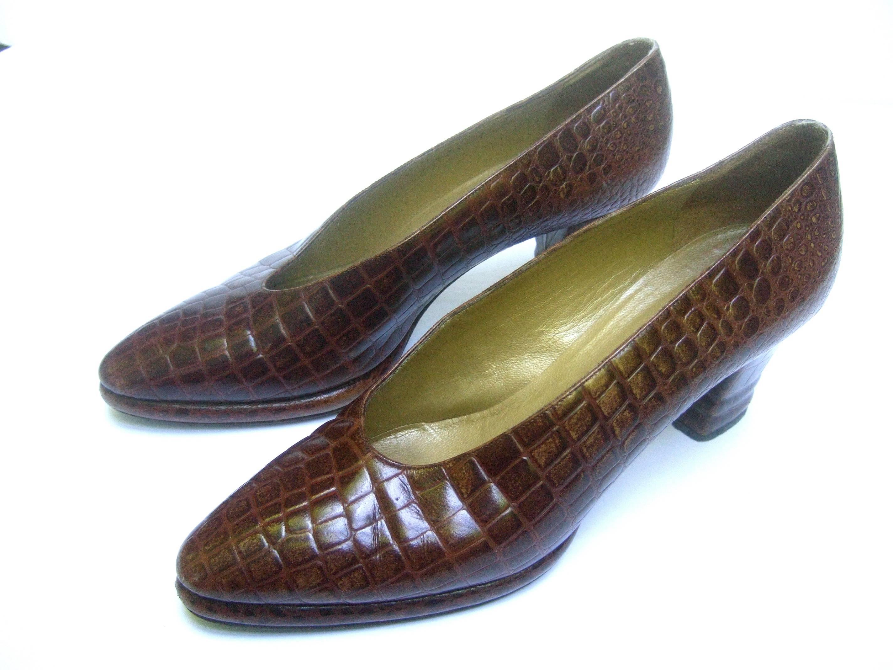 Yves Saint Laurent Italian Embossed Brown Leather Pumps US Size 7.5 M In Good Condition In University City, MO