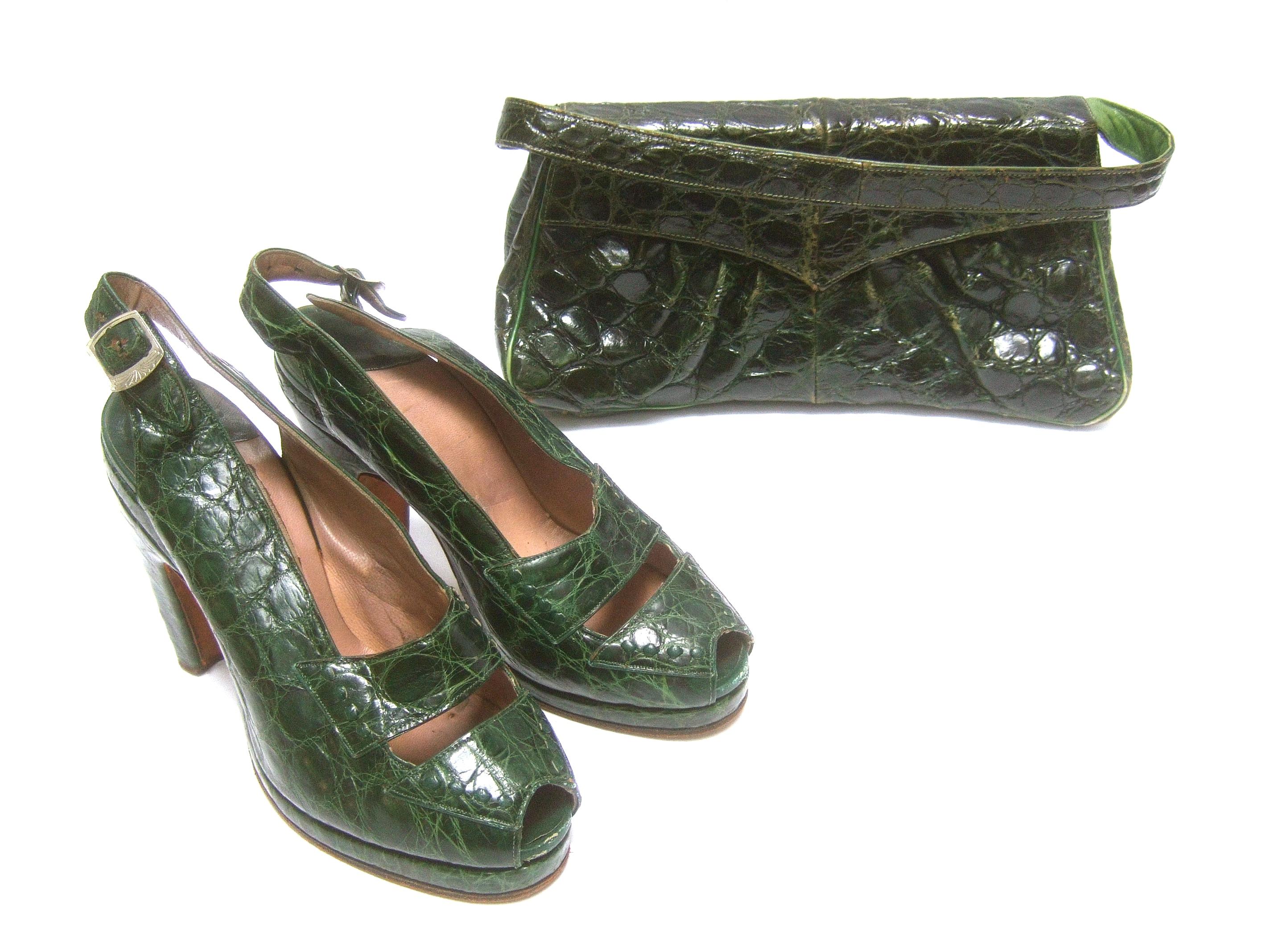 Gray Saks Fifth Avenue 1940s Green Alligator Handbag & Peep Toe Pumps Ensemble