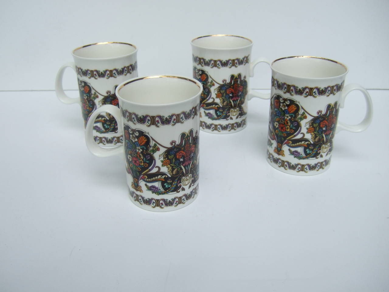 Gucci Set of Four Porcelain Cups Made in England In Excellent Condition In University City, MO