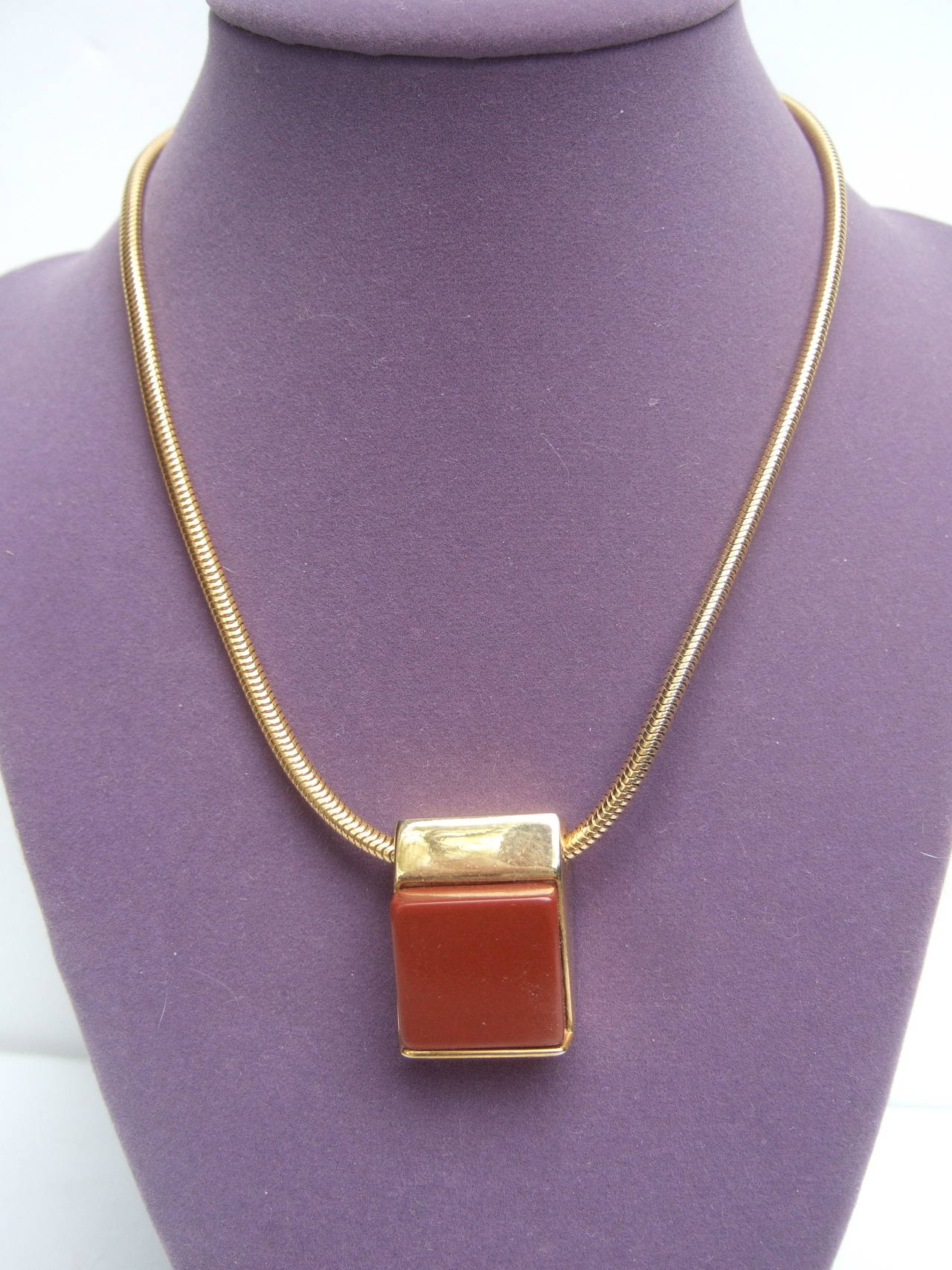 Pierre Cardin Sleek Cinnabar Resin Necklace & Earrings c 1970 In Excellent Condition For Sale In University City, MO