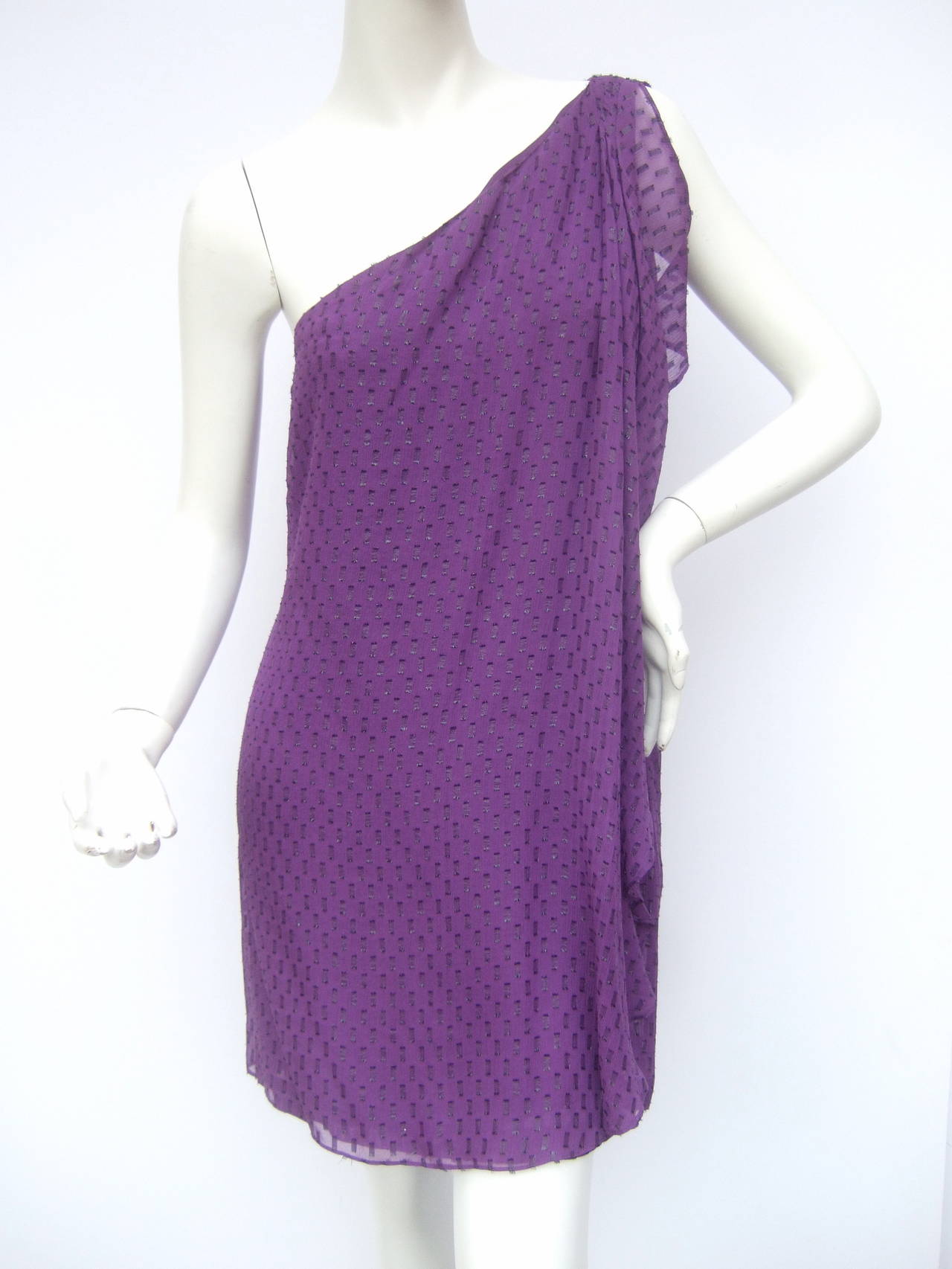 Halston Heritage Violet Silk One Shoulder Dress US Size 8 In New Condition In University City, MO