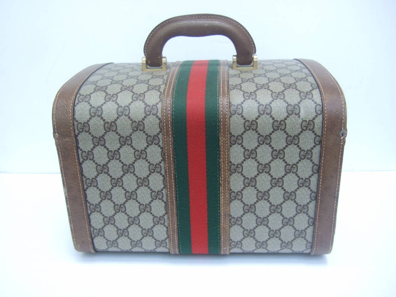 Women's or Men's RESERVED SALE PENDING Gucci Luxurious Retro Travel Case Made in Italy c 1970s
