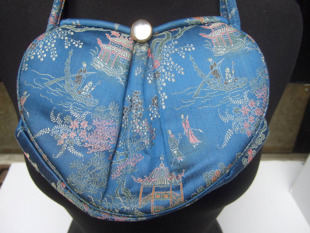 Saks Fifth Avenue Blue Satin Chinoiserie Handbag c 1960 In Good Condition In University City, MO
