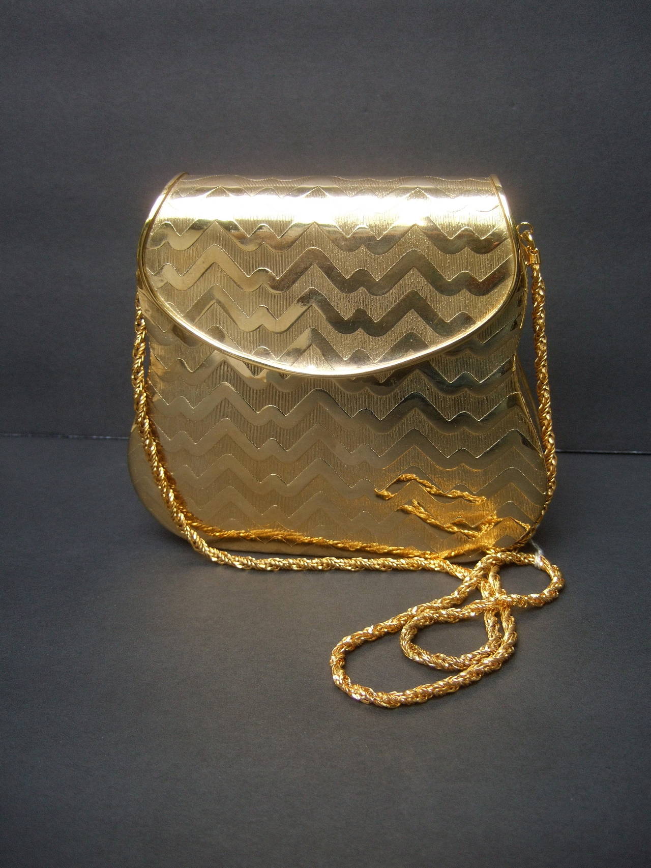 Elegant Gilt Metal Evening Bag Set Made in Italy c 1970 In Excellent Condition In University City, MO