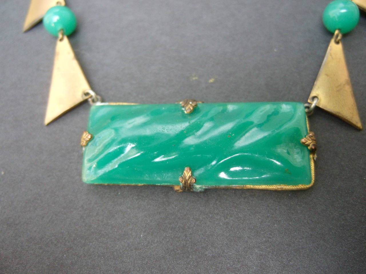 Women's Art Deco Glass Jadeite Choker Necklace c 1940s