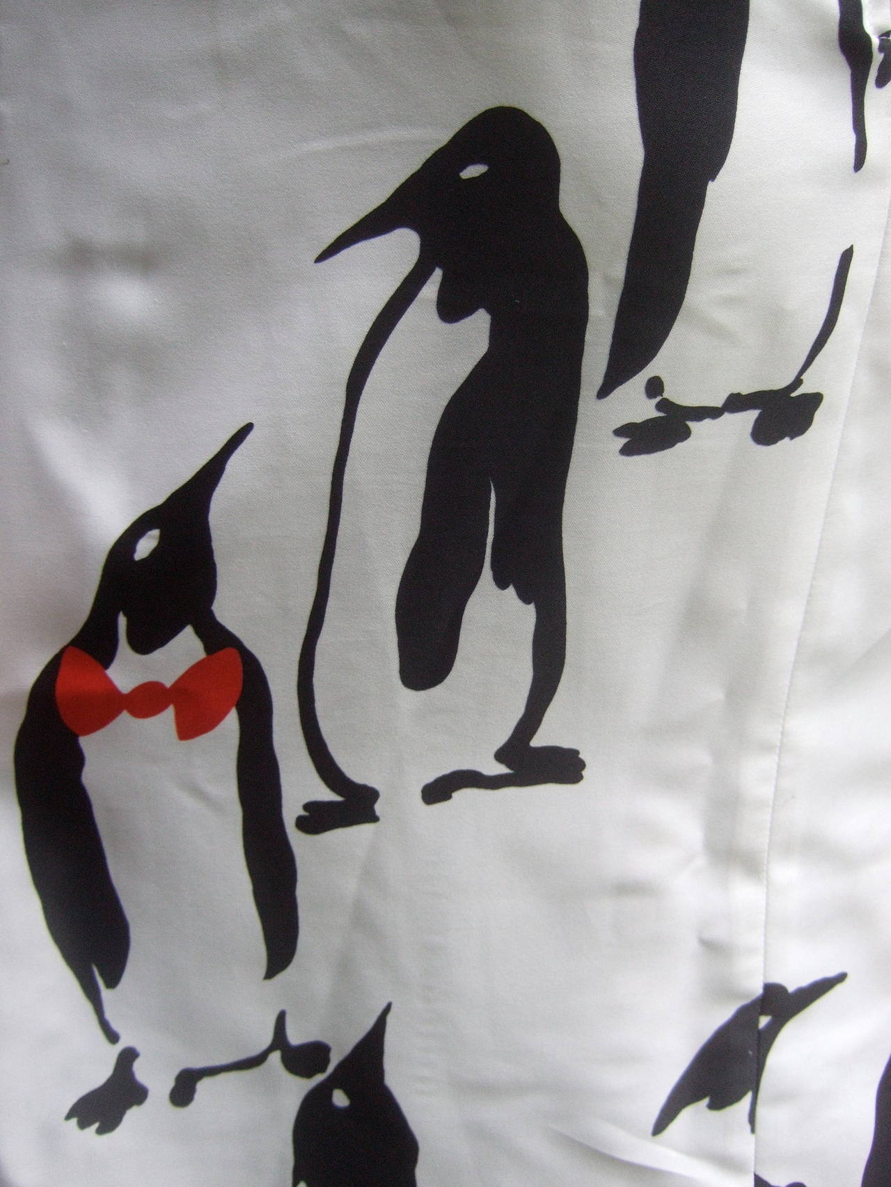 Avant Garde Bold Graphic Penguin Print Gown c 1970s In Good Condition In University City, MO