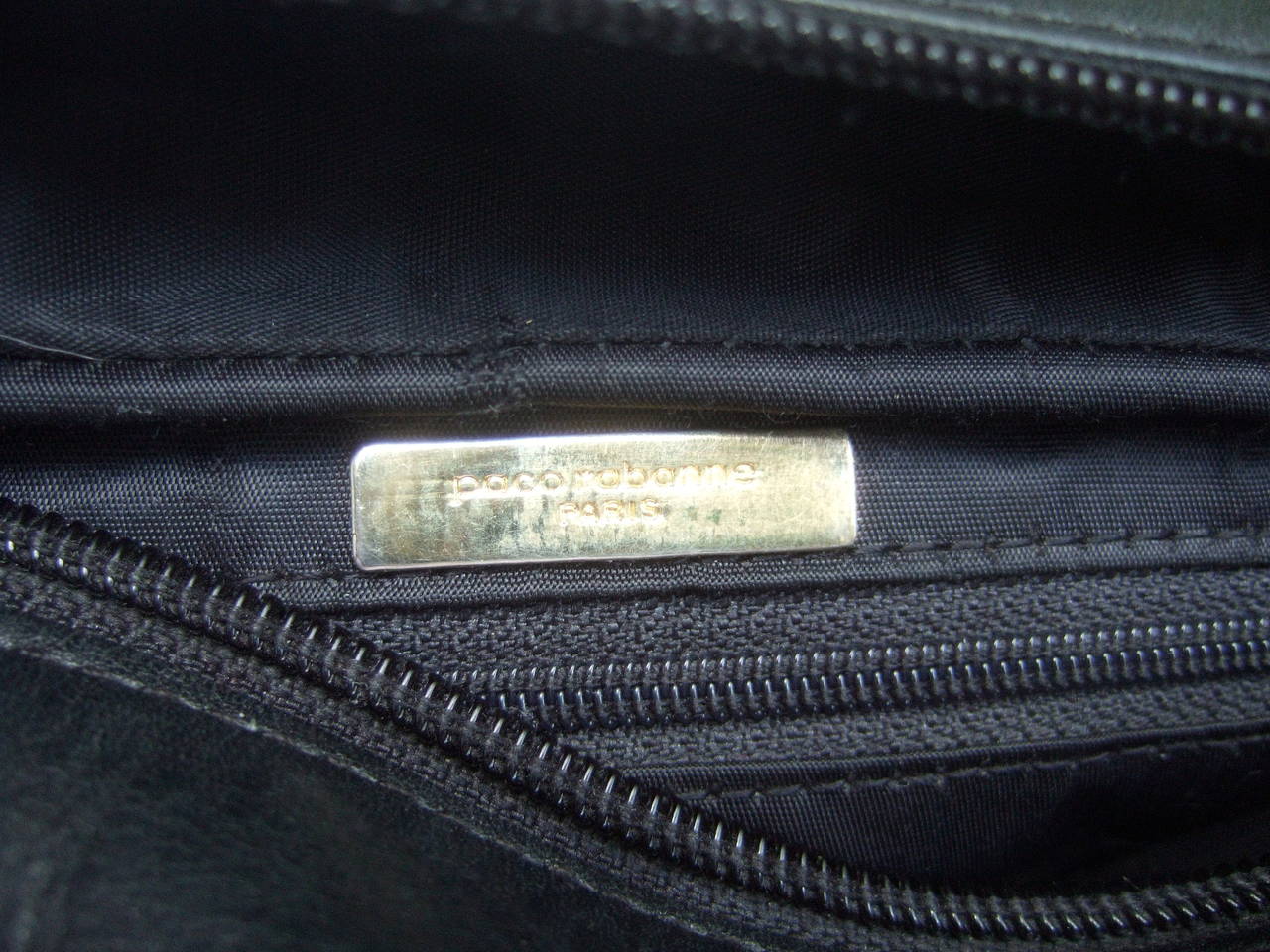 De las mujeres Paco Rabanne Paris Bolso de hombro de cuero negro Años 80 en venta