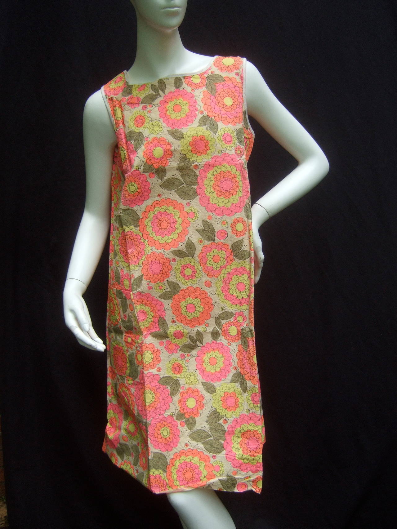 Mod Retro Flower Print Paper Shift Dress c 1960s For Sale 1