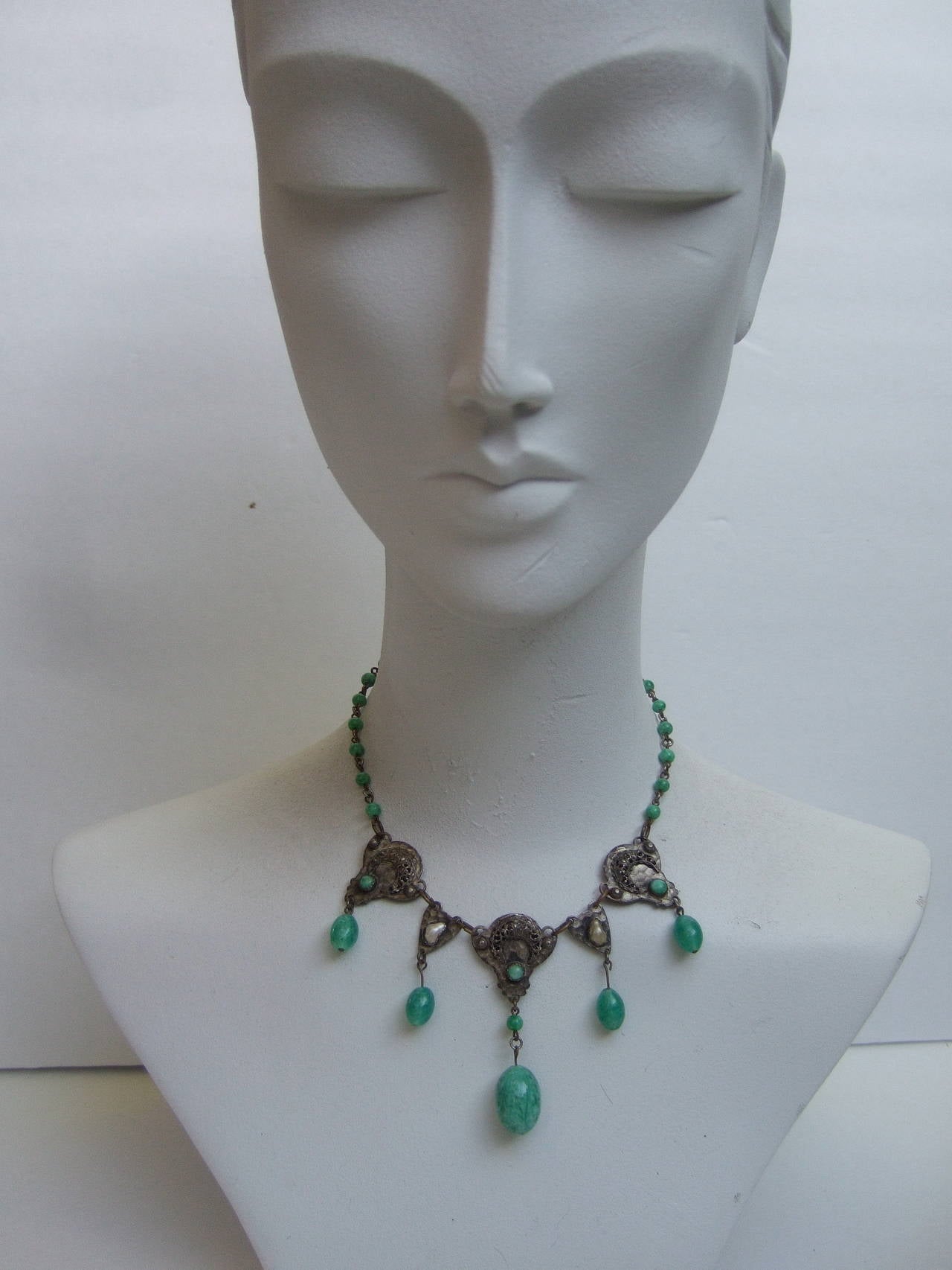 1930s Art Nouveau Peking Glass Tear Drop Choker Necklace 1