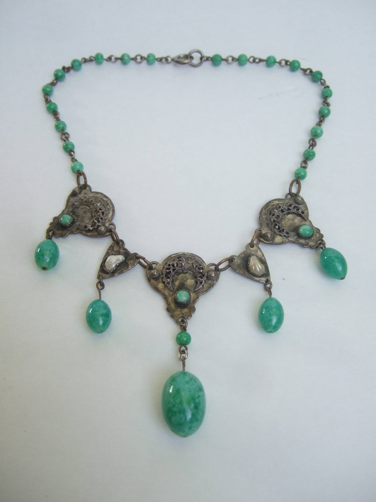 1930s Art Nouveau Peking Glass Tear Drop Choker Necklace 3