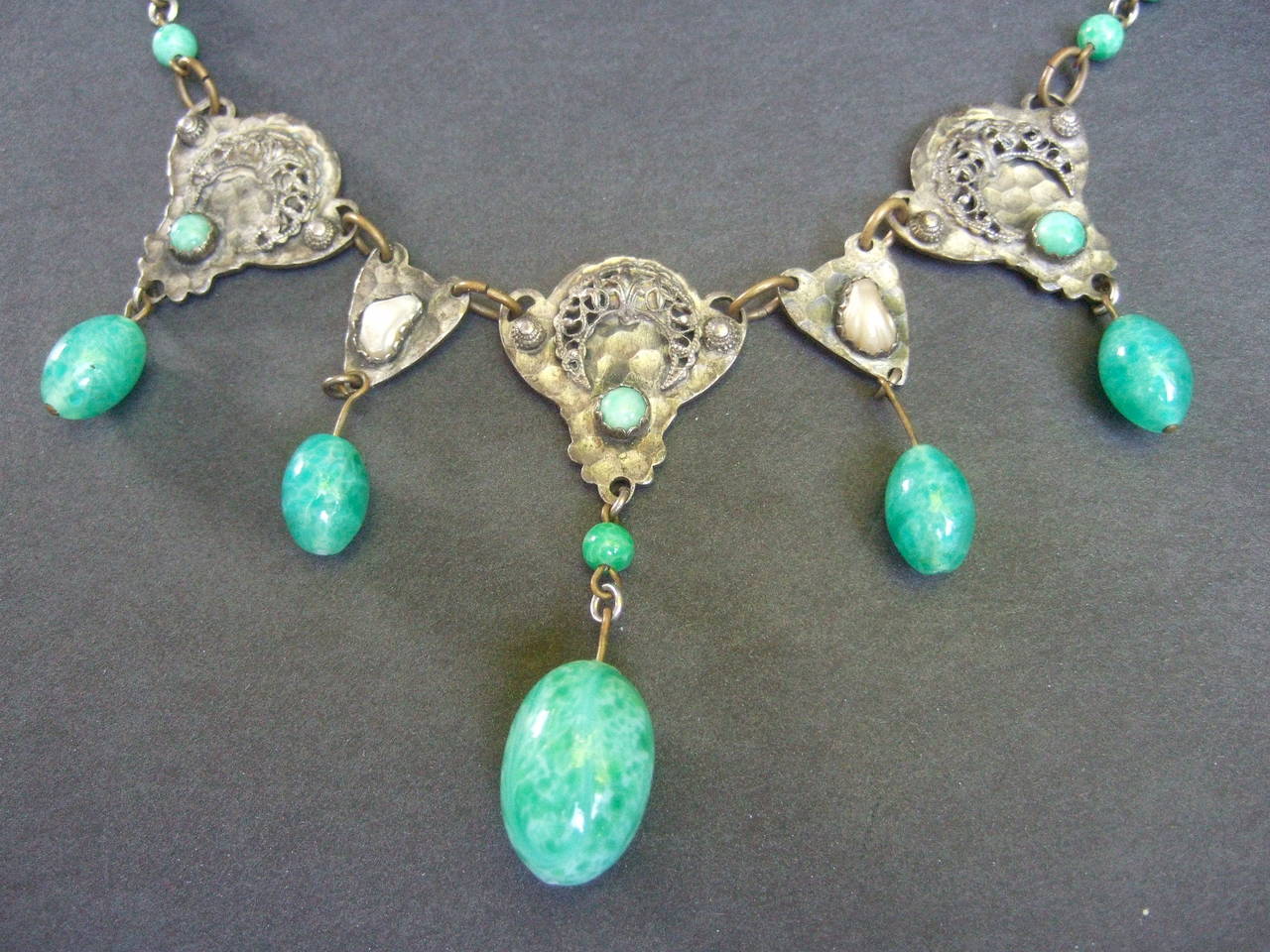 Women's 1930s Art Nouveau Peking Glass Tear Drop Choker Necklace