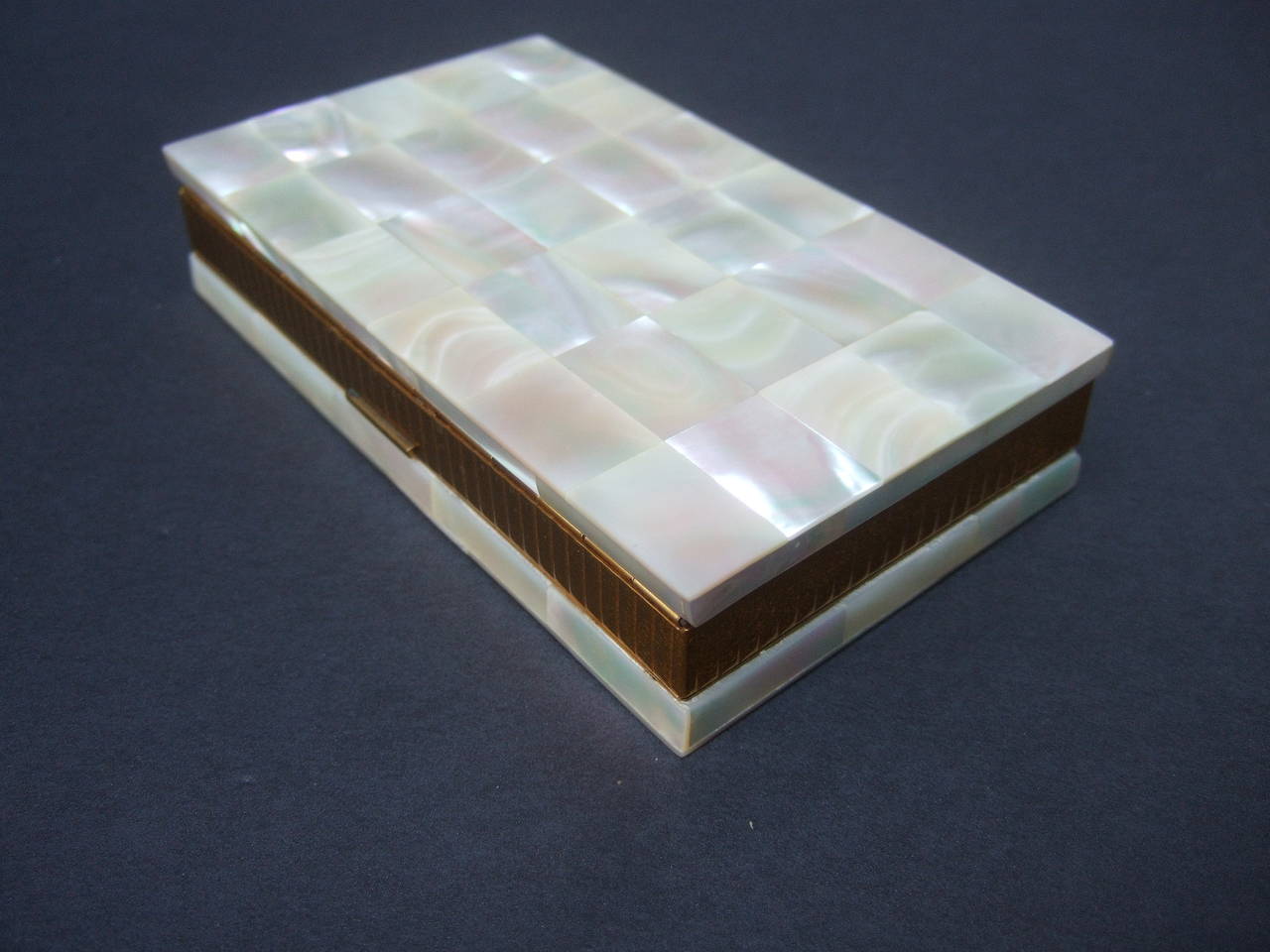 Opulent Mother of Pearl Compact Cigarette Case Clutch In Excellent Condition In University City, MO