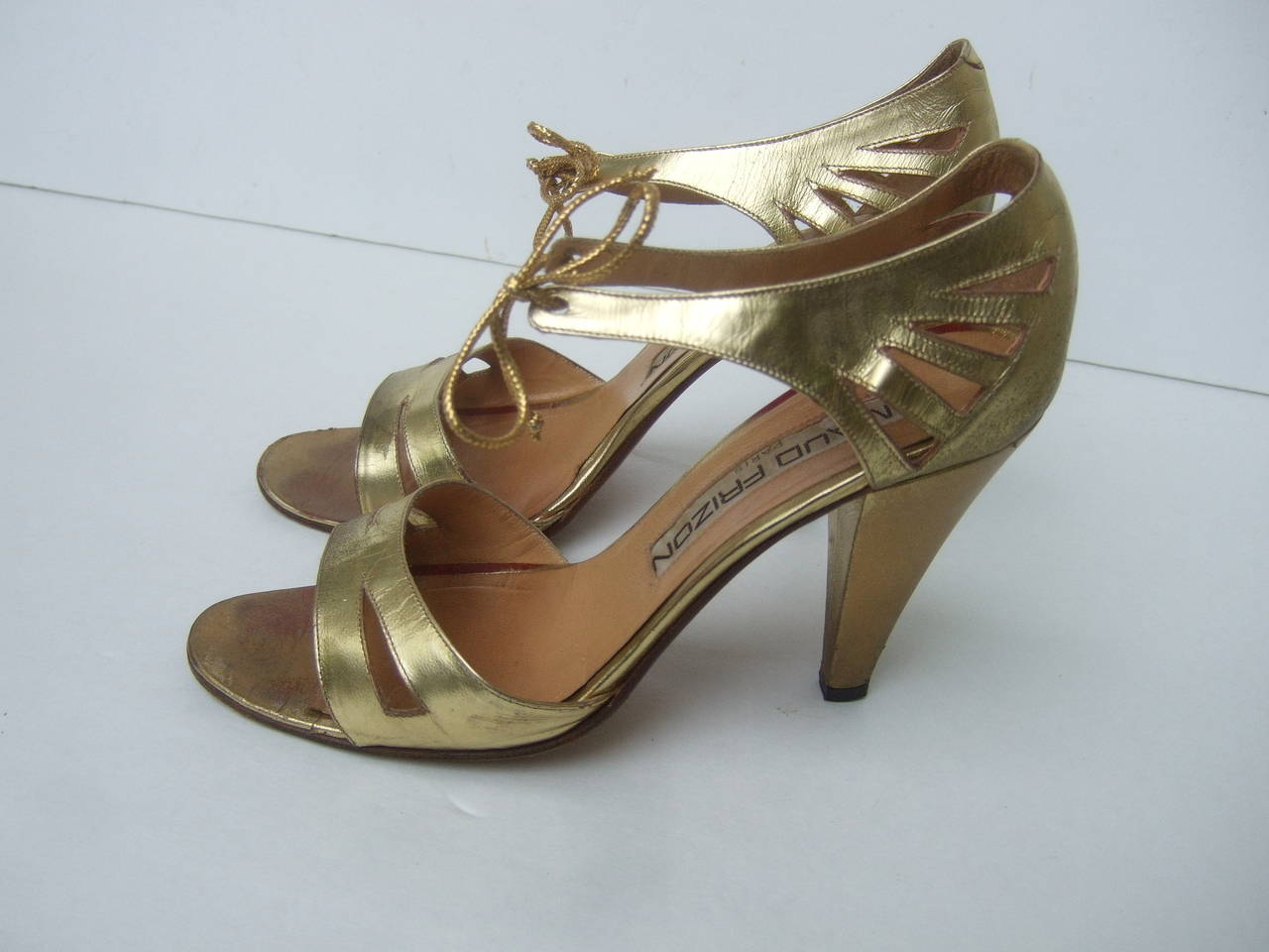Maud Frizon Paris Gold Leather Strappy Heels Made in Italy Size 37 1/2 In Good Condition In University City, MO