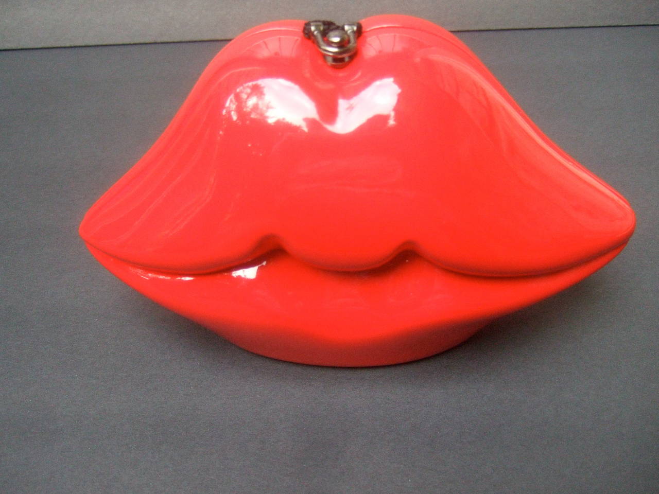 RESERVED SALE PENDING Timmy Woods Beverly Hills Red Enamel Lips Handbag c 1990s 4