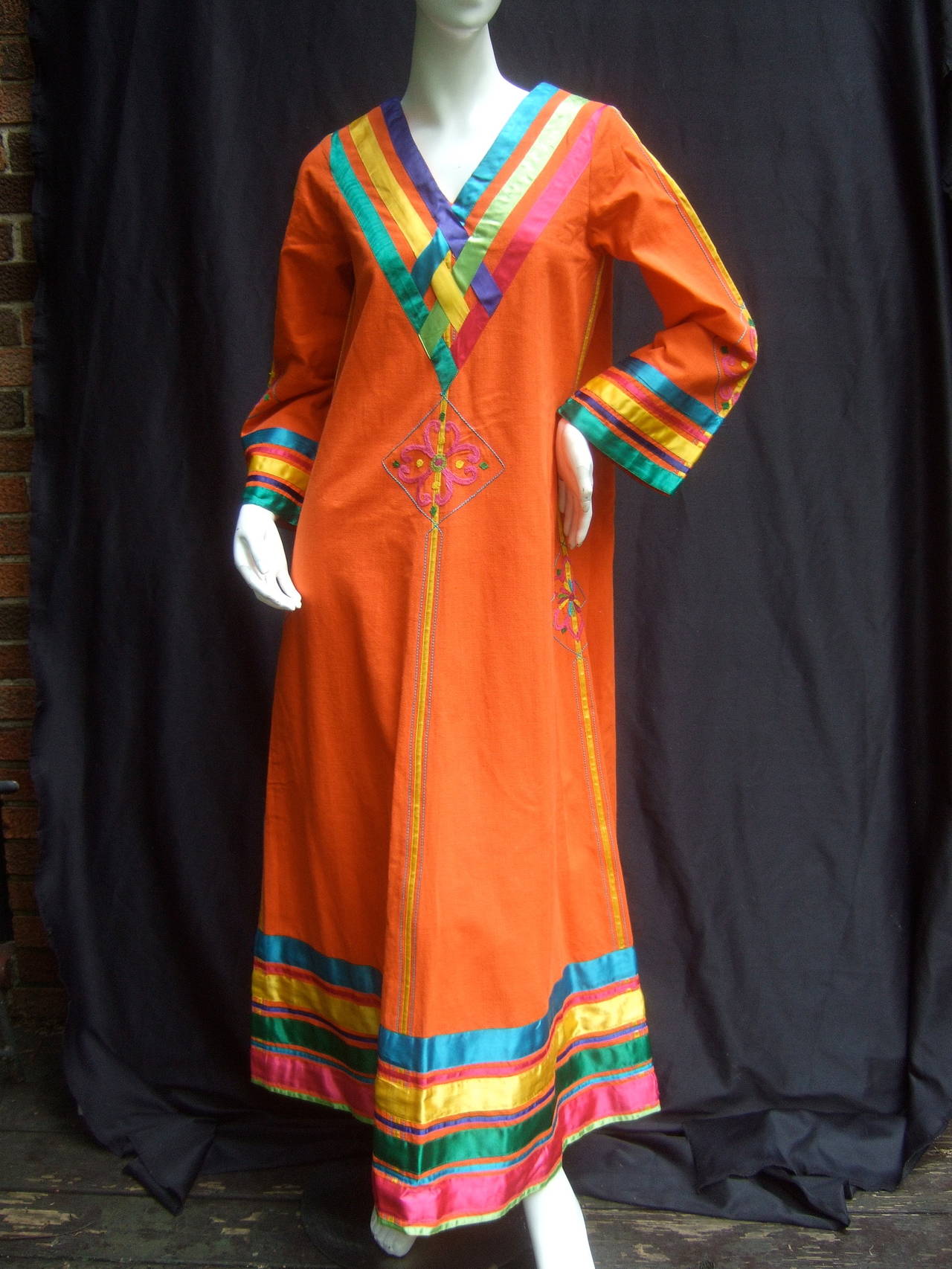 Vibrant Mexican Festival Tangerine Cotton Caftan Designed by Joesfa c 1970s In New Condition In University City, MO