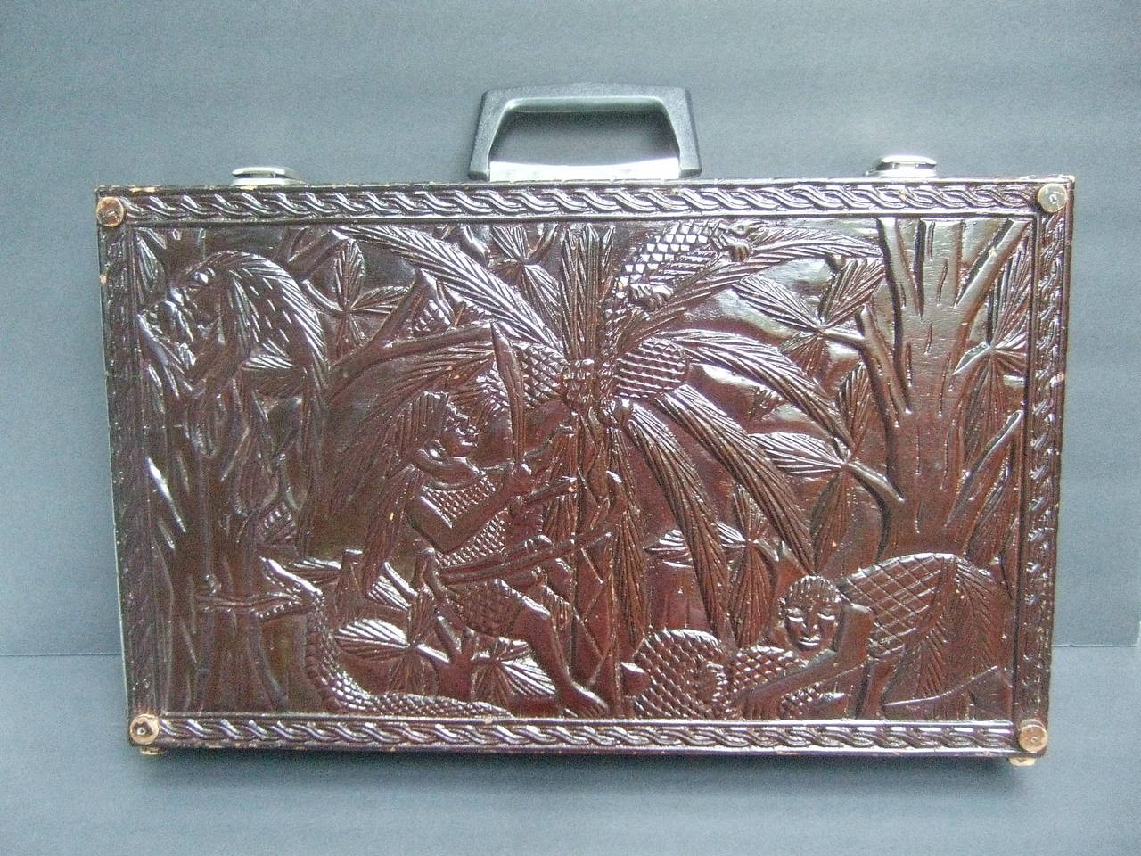 Exotic Wood Hand Carved Tropical Jungle Brief Case c 1970s In Fair Condition In University City, MO