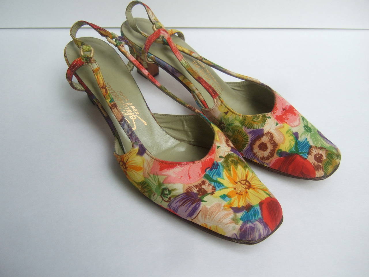 Schiaparelli Retro Flower Print Pumps c 1960 at 1stDibs
