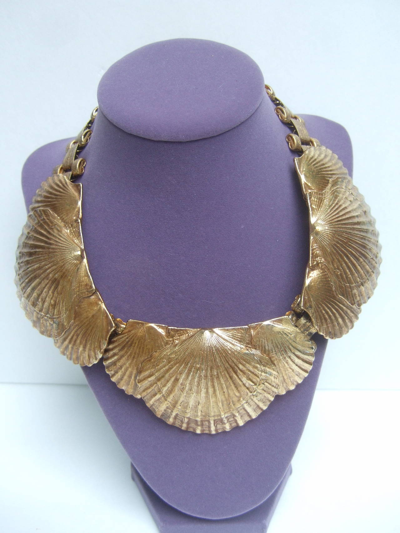 Magnificent Gilt Metal Scallop Shell Choker Necklace Attributed to Line Vautrin  4