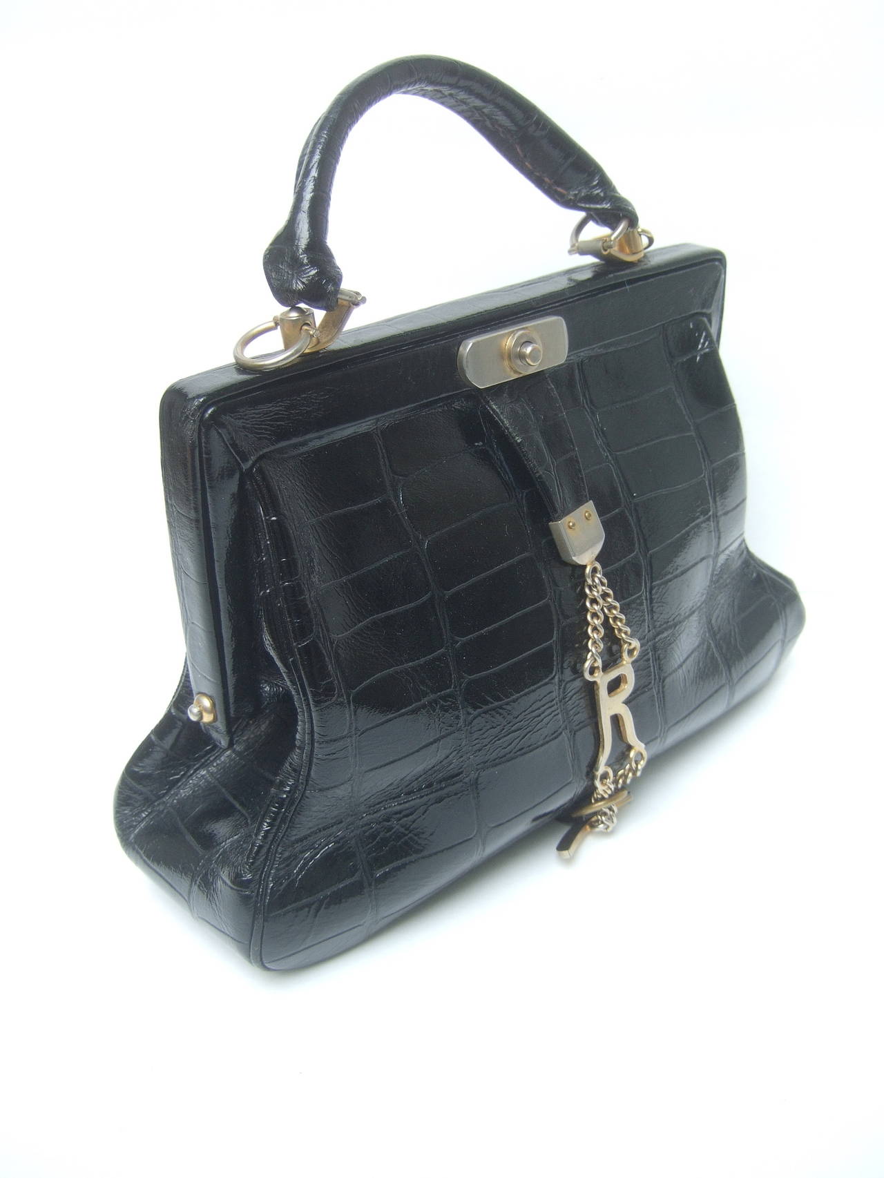 Roberta di Camerino Sleek Embossed Black Leather Handbag Made in Italy c 1960 In Good Condition In University City, MO
